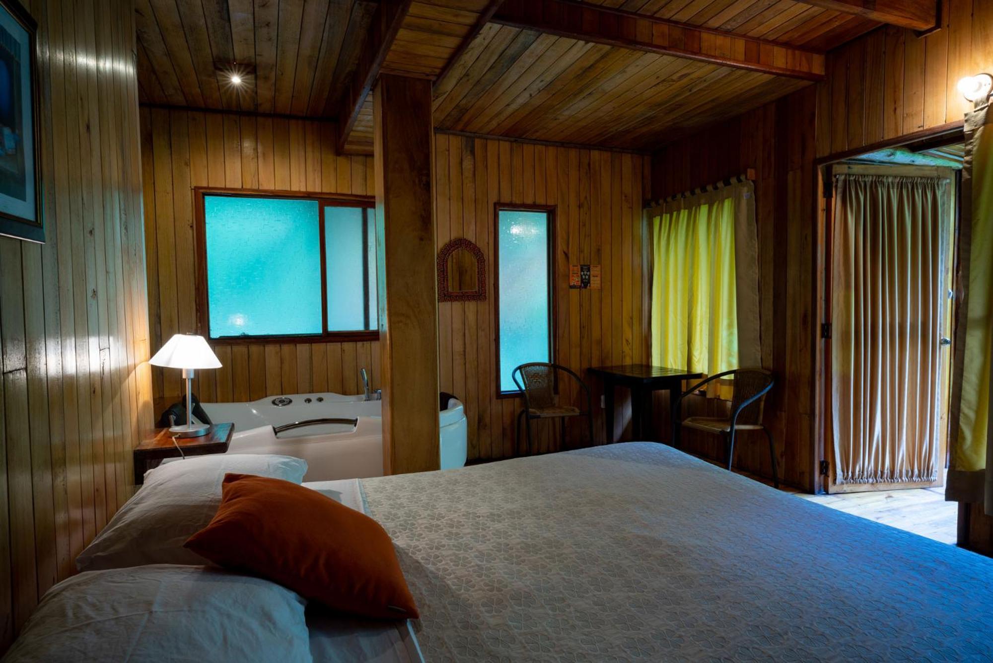 Suite with Spa Bath