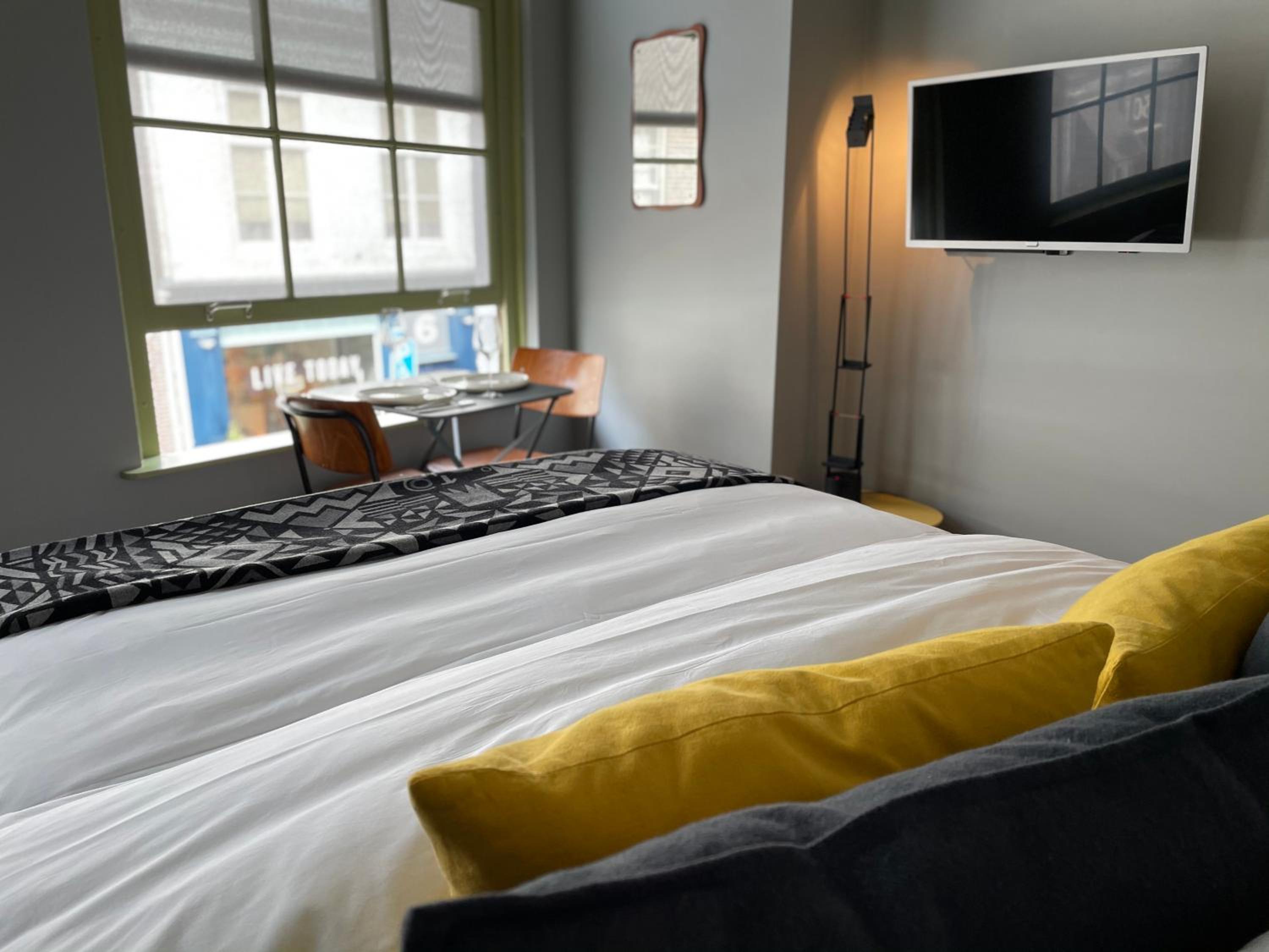 Deluxe Double Room - Photo 8