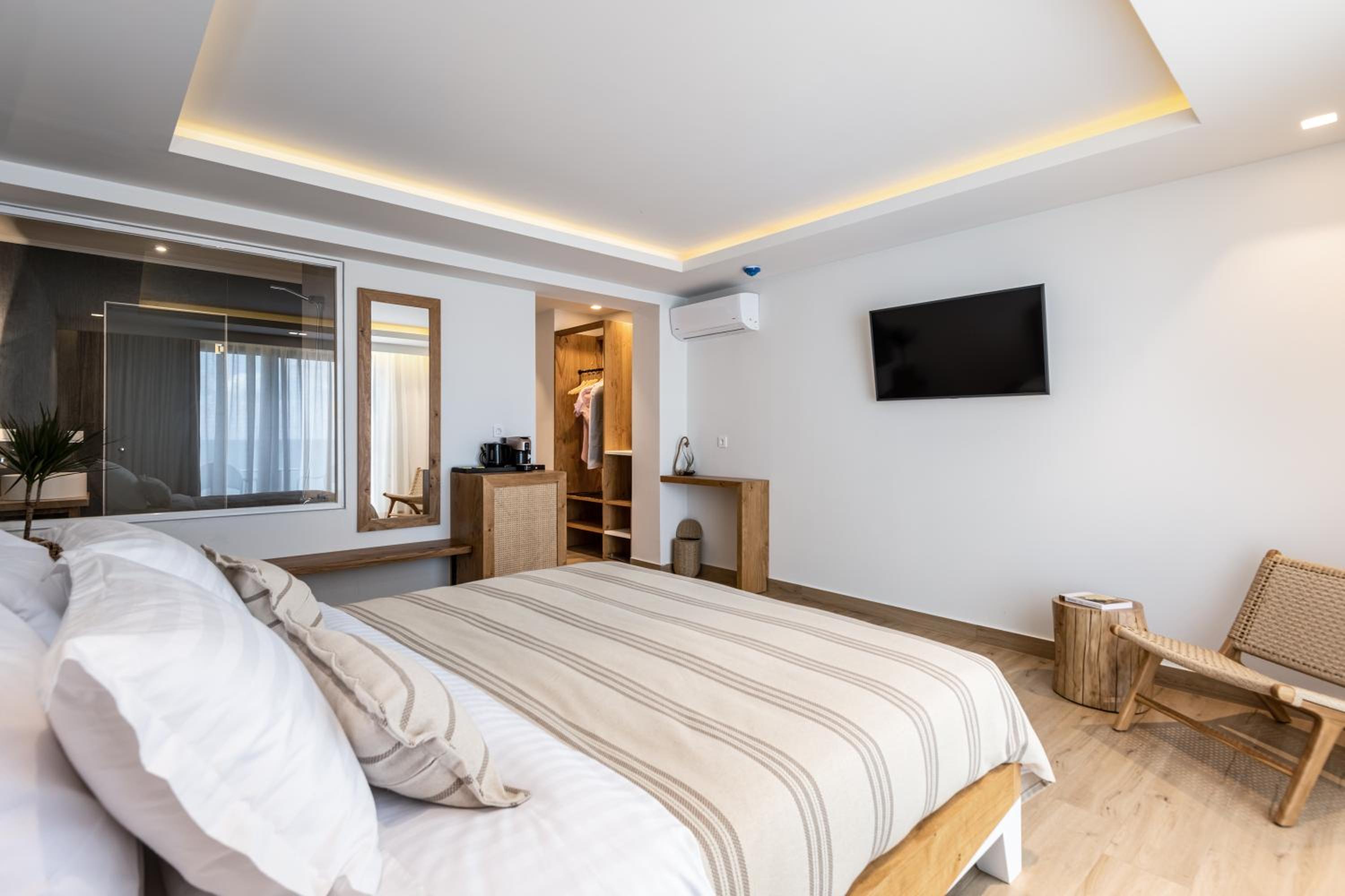 Luxury Suite