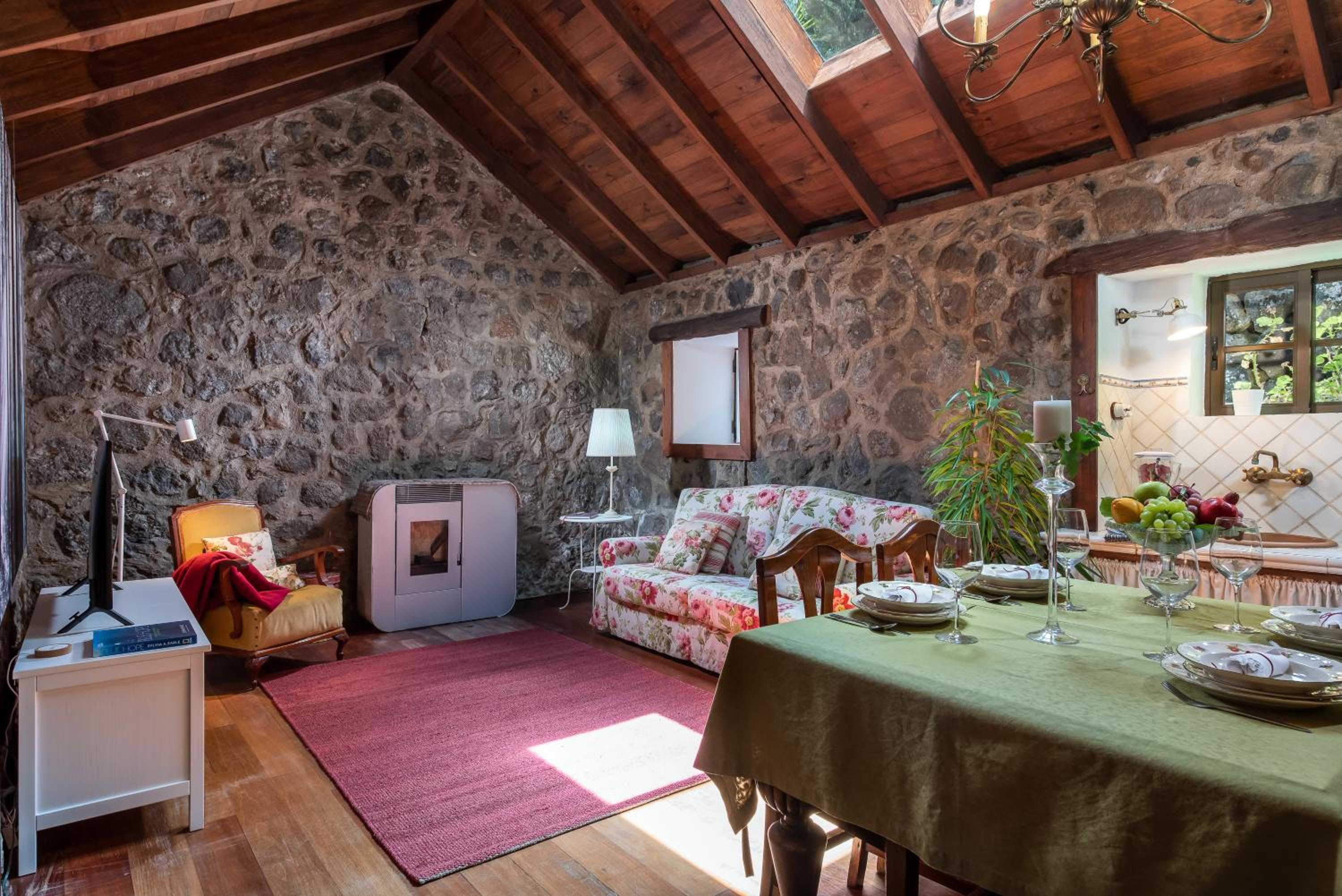 One-Bedroom House photo 2