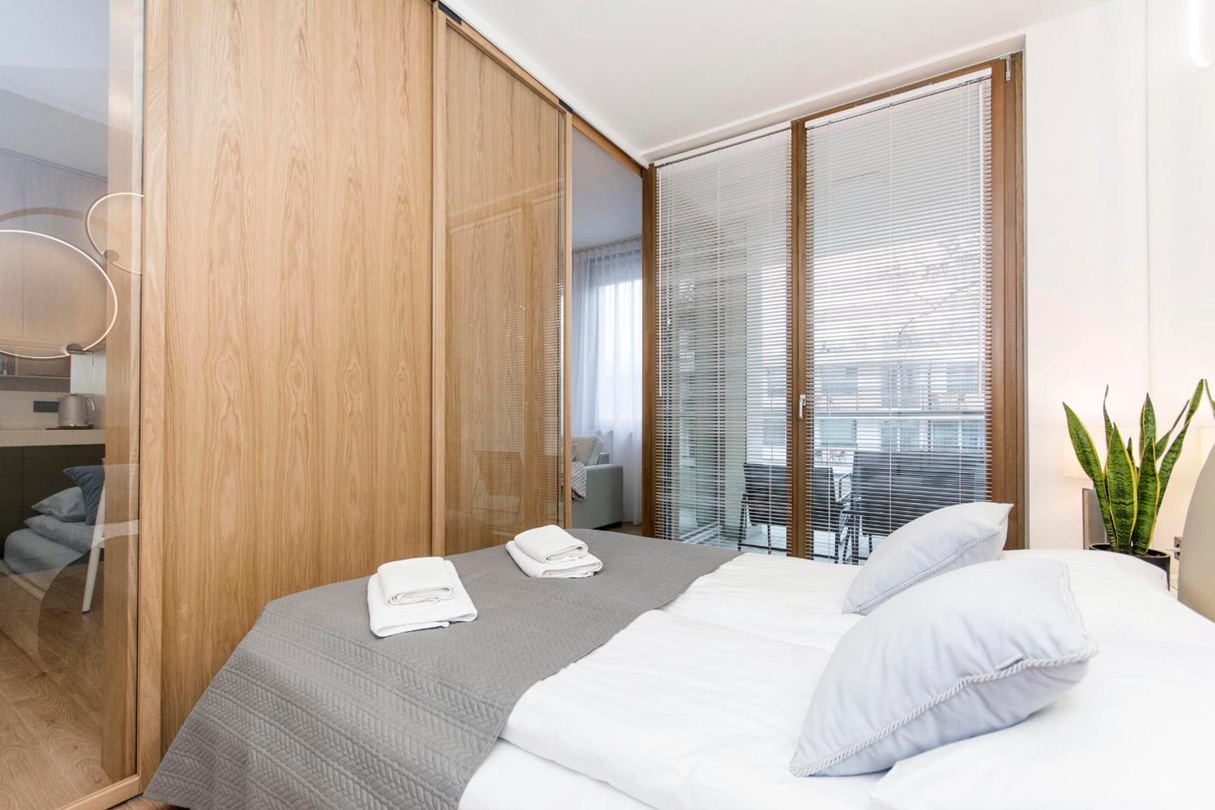 One-Bedroom Apartment - Photo 2