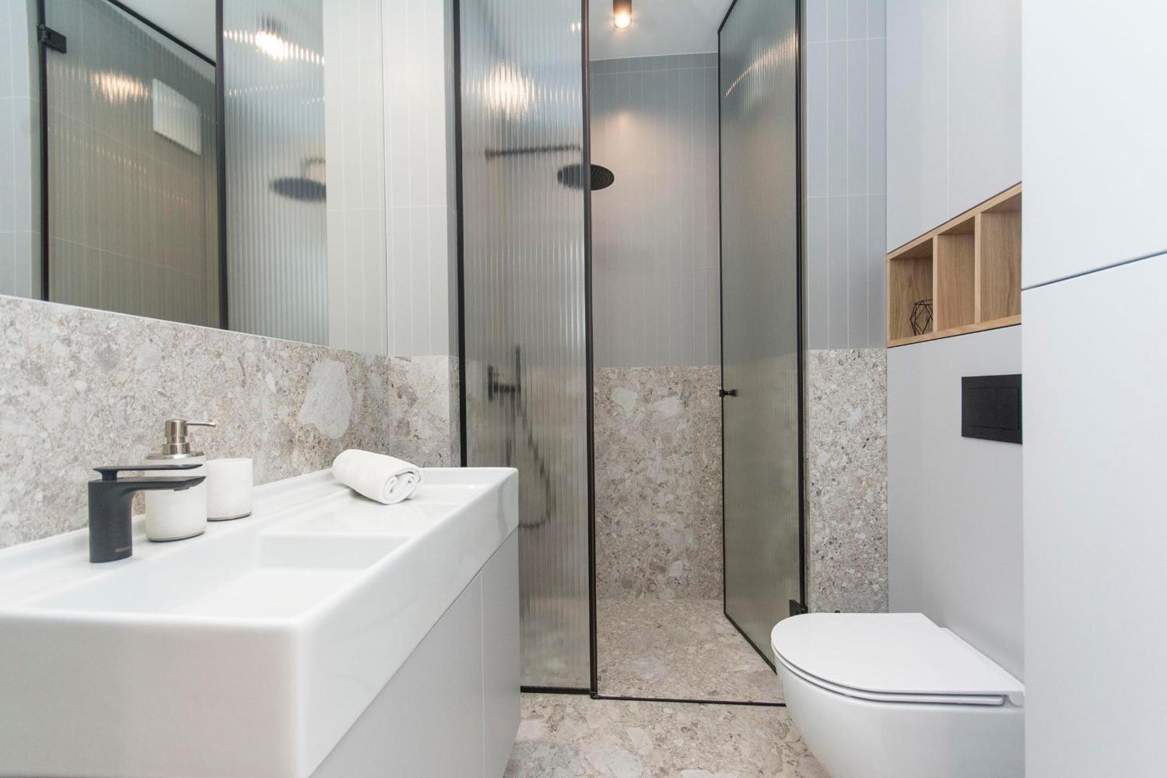 One-Bedroom Apartment - Photo 8