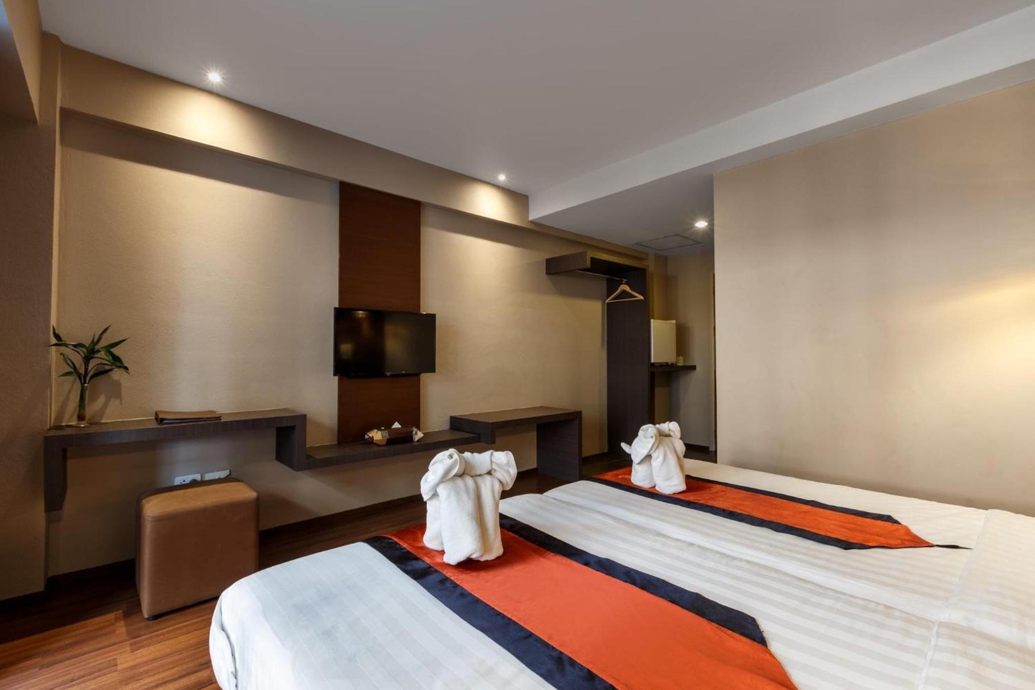 Superior Room with Pool View - Roundtrip Airport Transfer - Photo 3