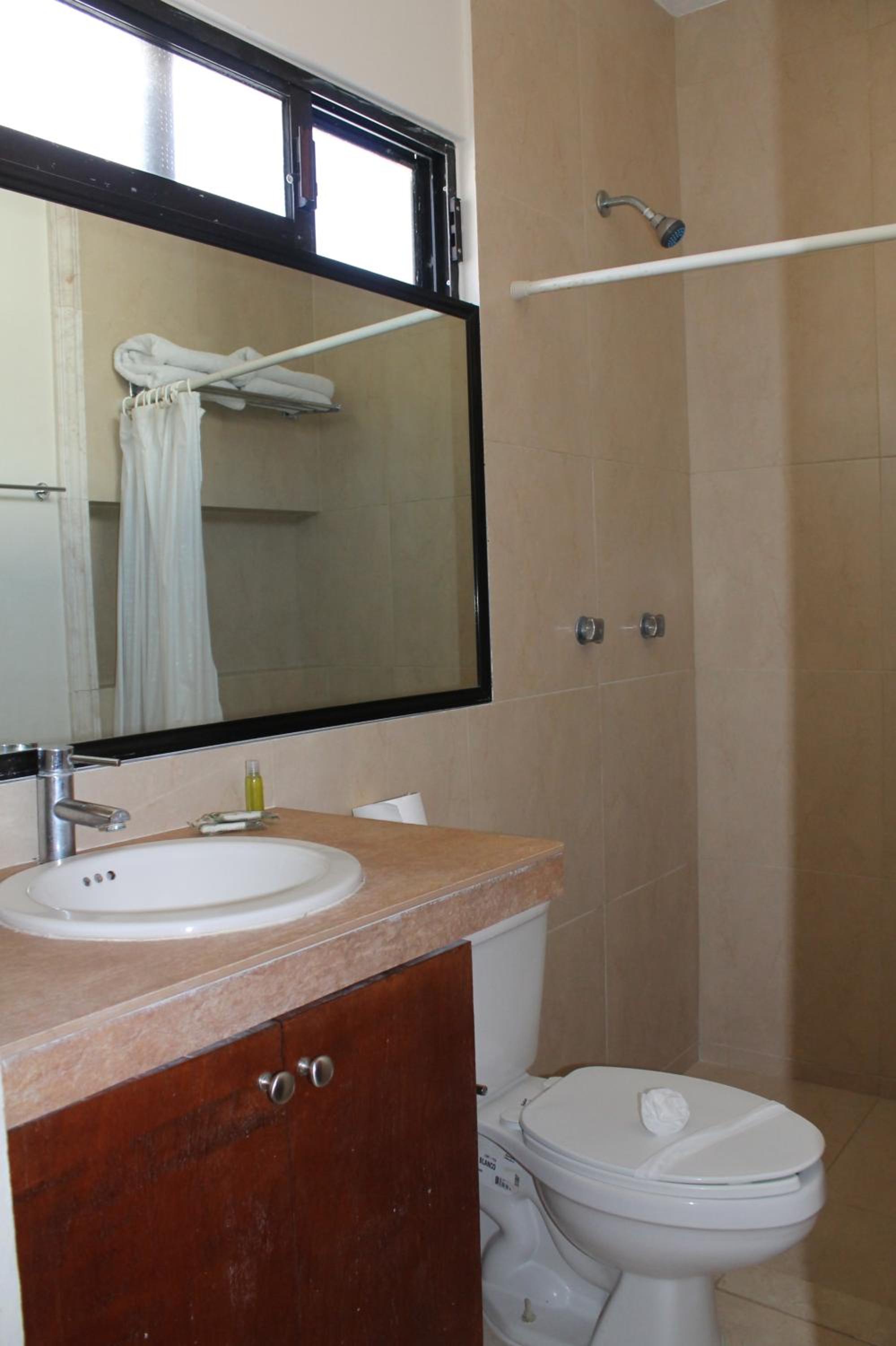Double Room - Photo 8
