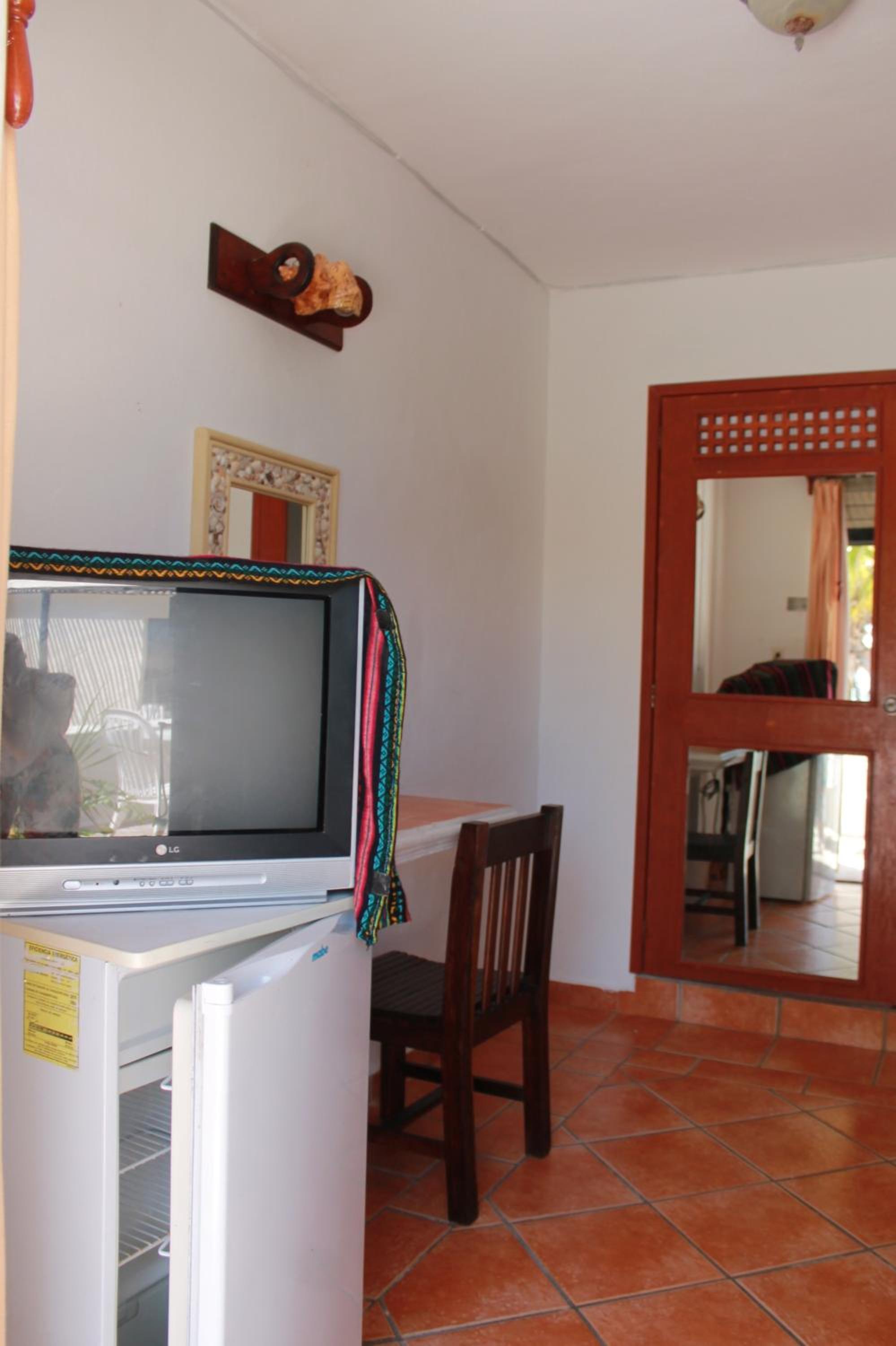 Double Room - Photo 7