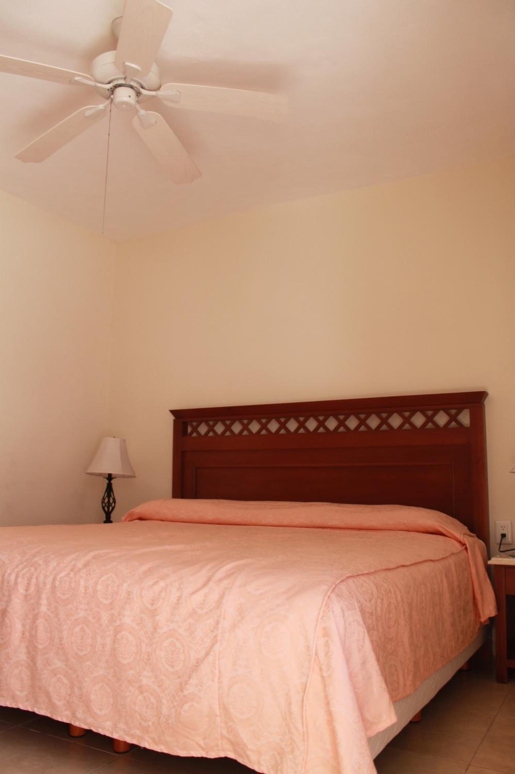 Double Room - Photo 5