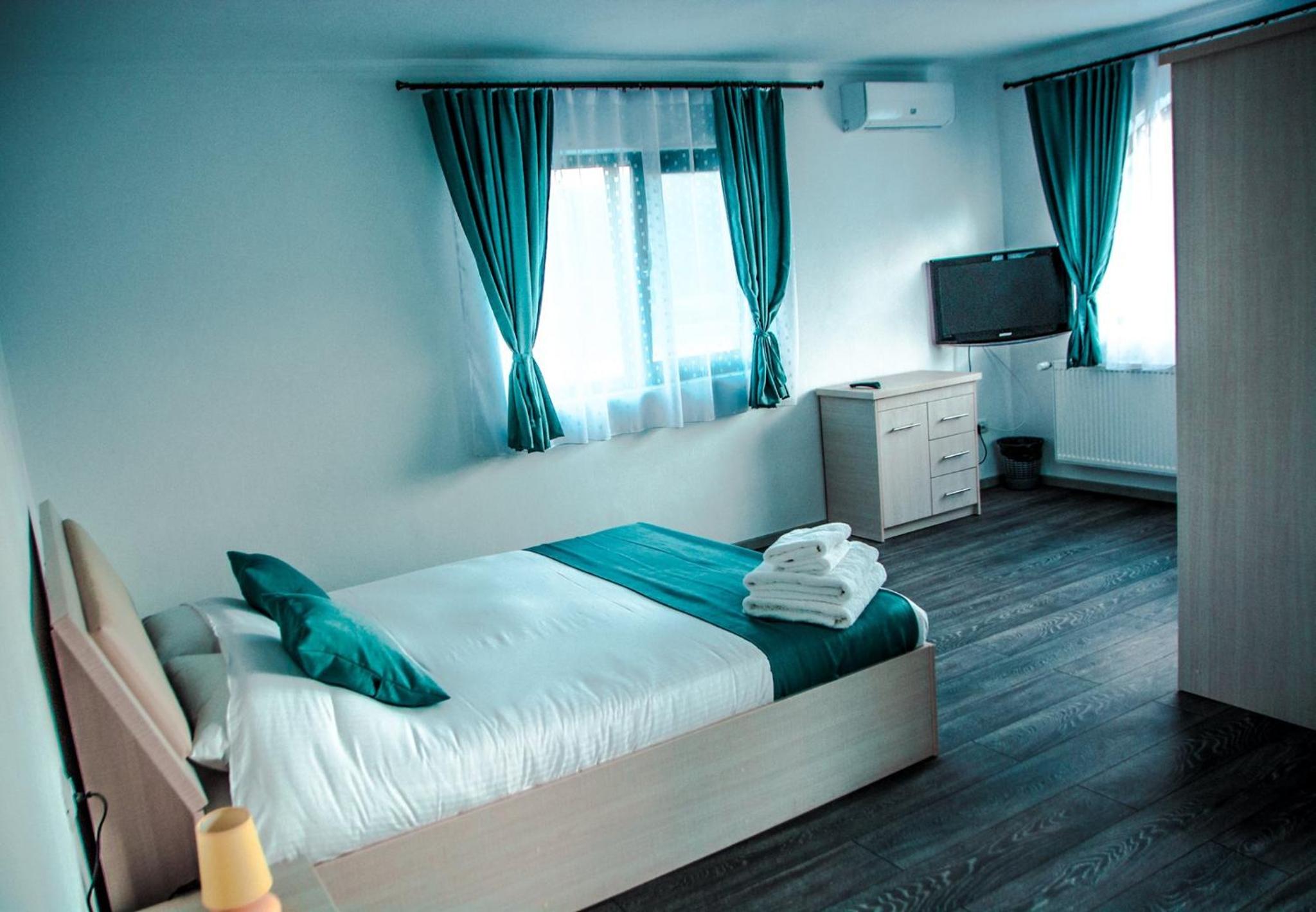 King Room with Balcony - Photo 1