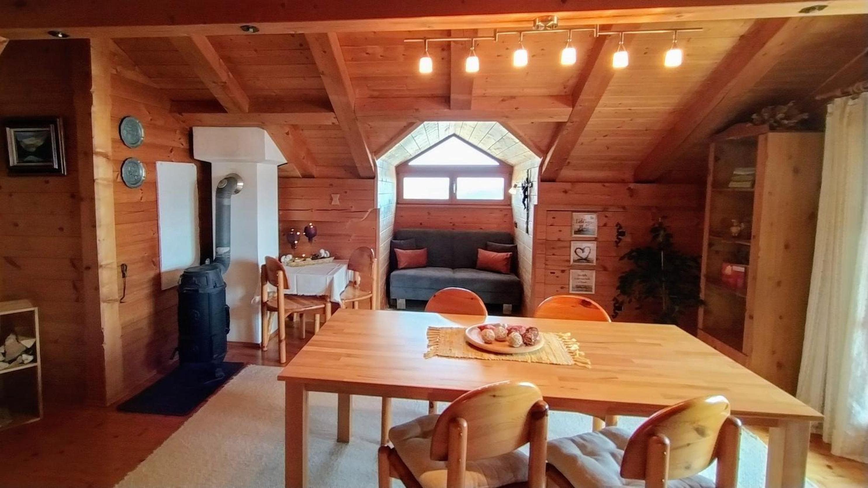 Apartment with Balcony - Photo 20
