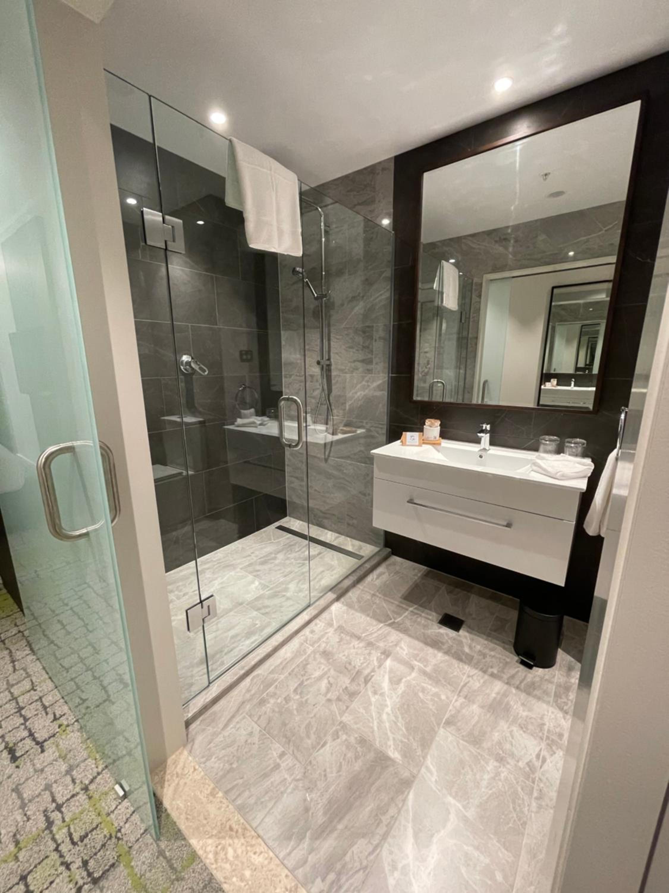 Superior King Room - Photo 4