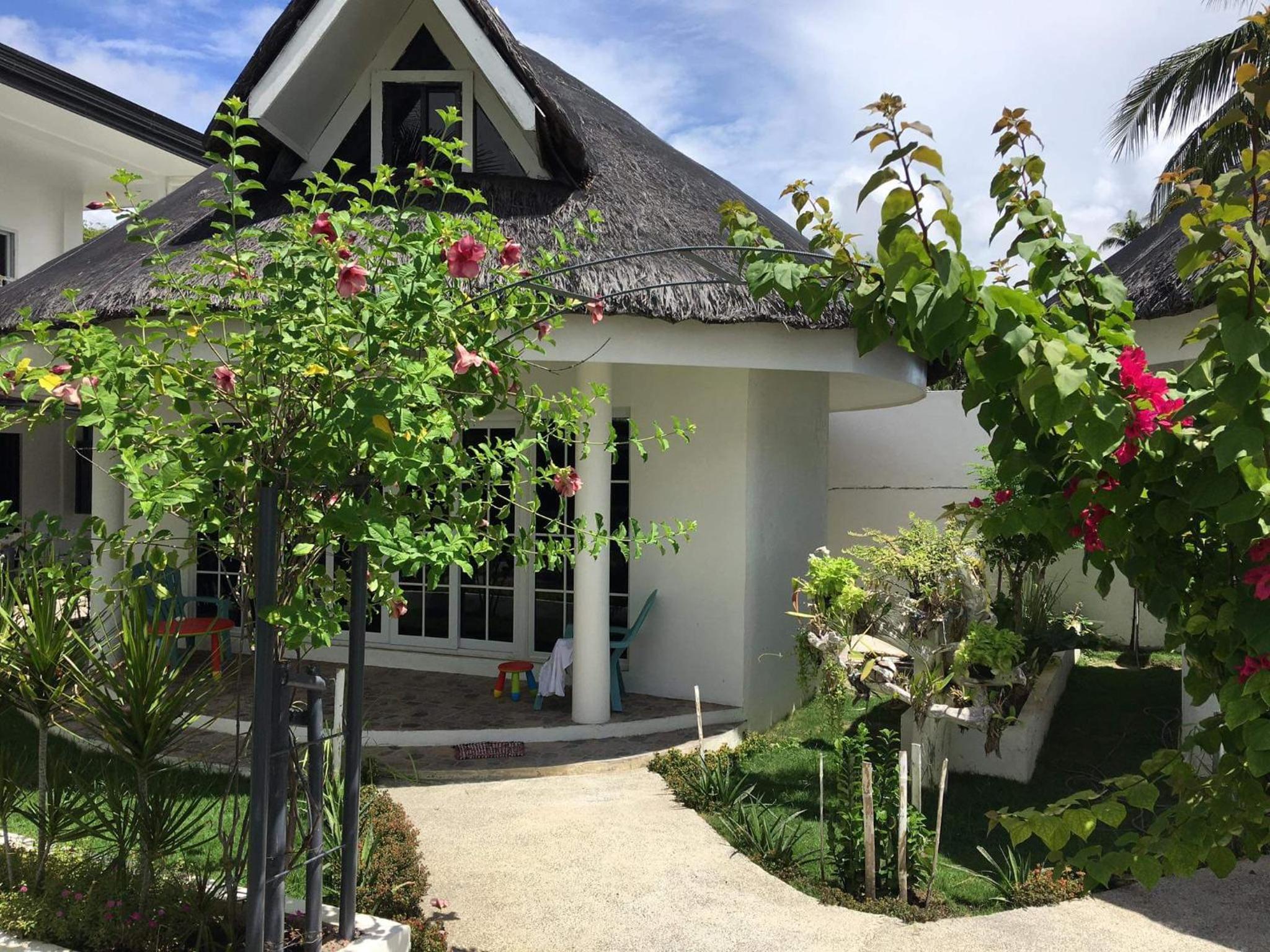 Family Bungalow - Photo 2