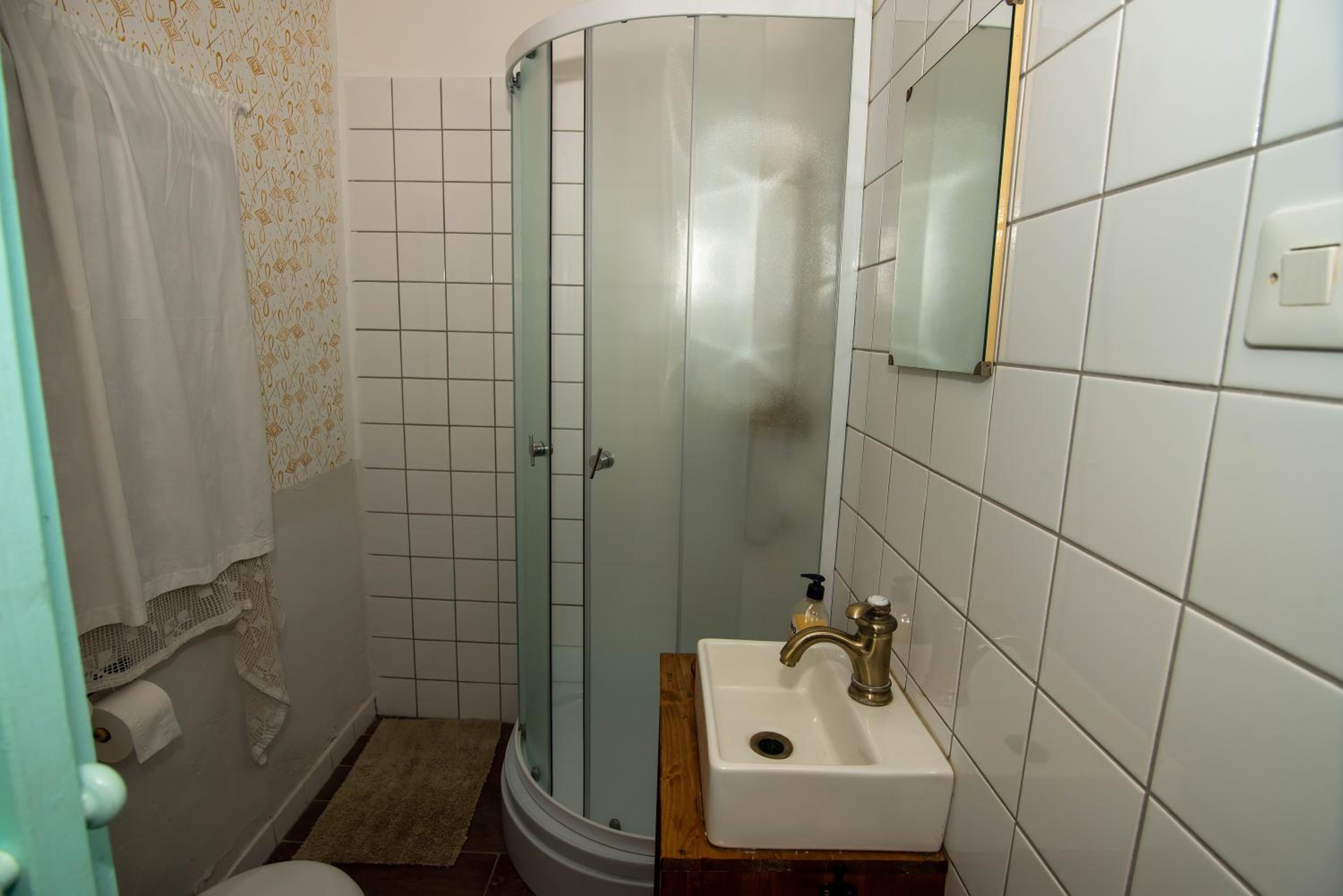 Standard Double Room - Photo 5
