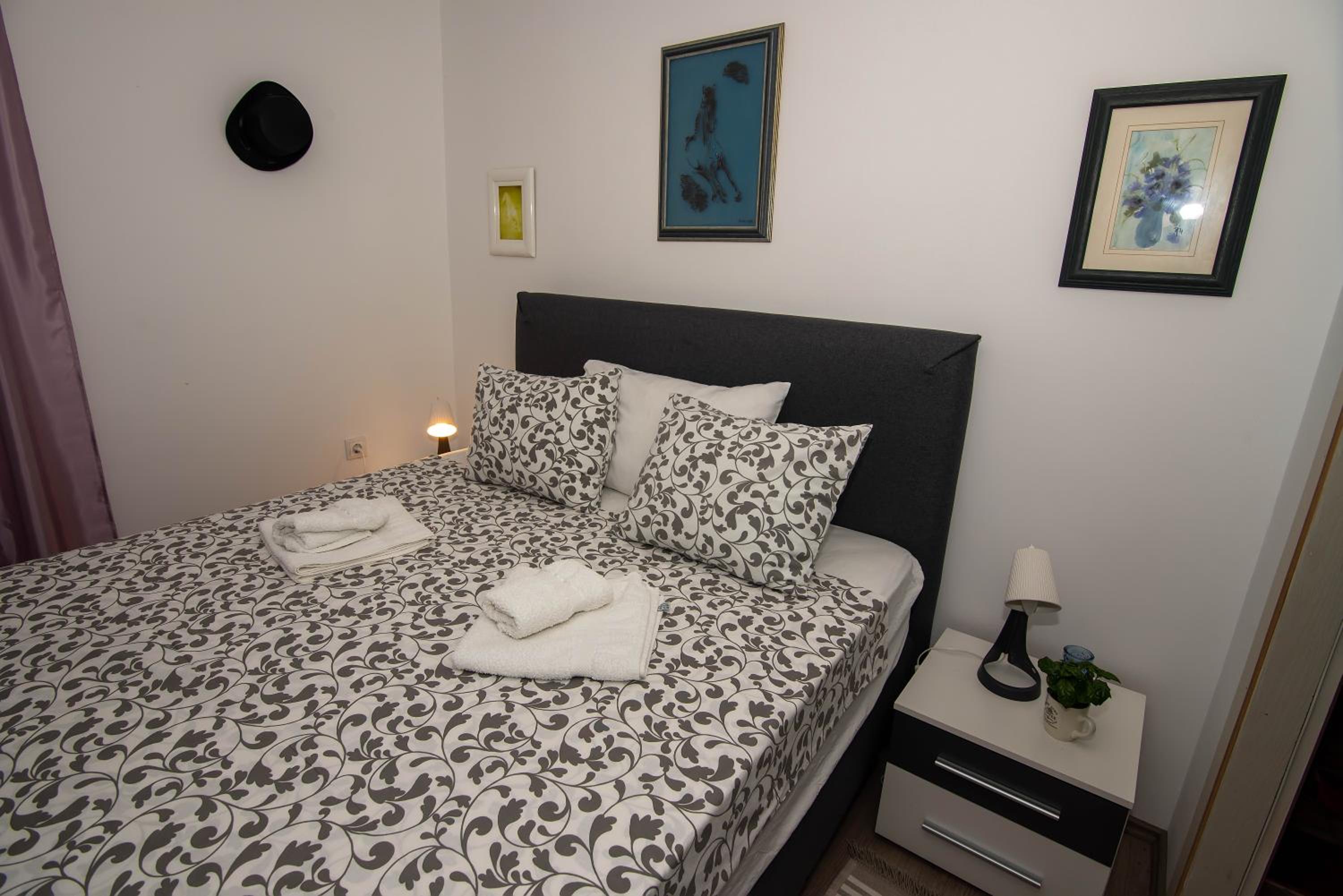 Double Room - Photo 1