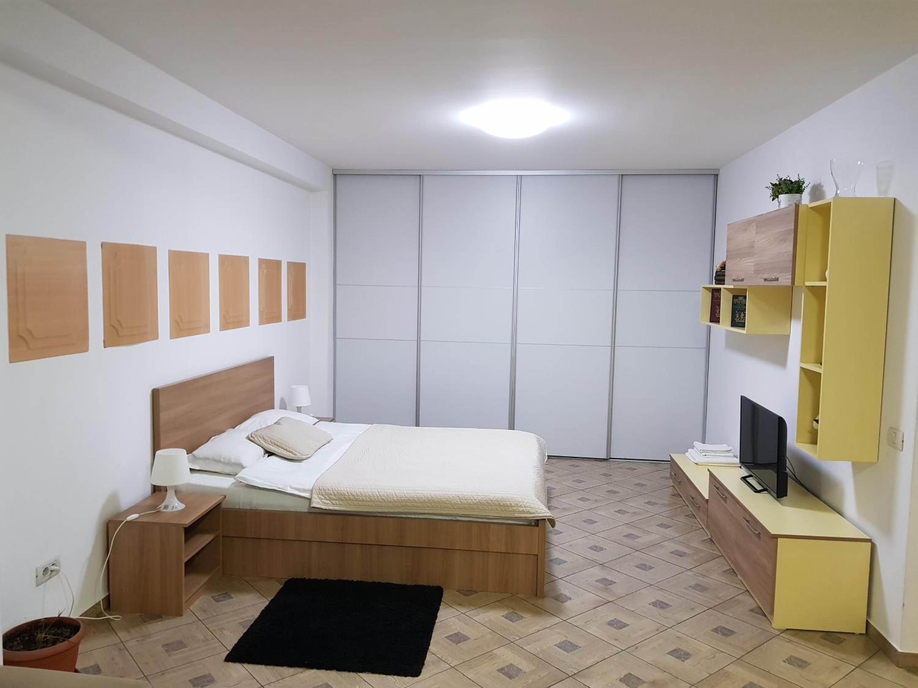 Apartment with Shower