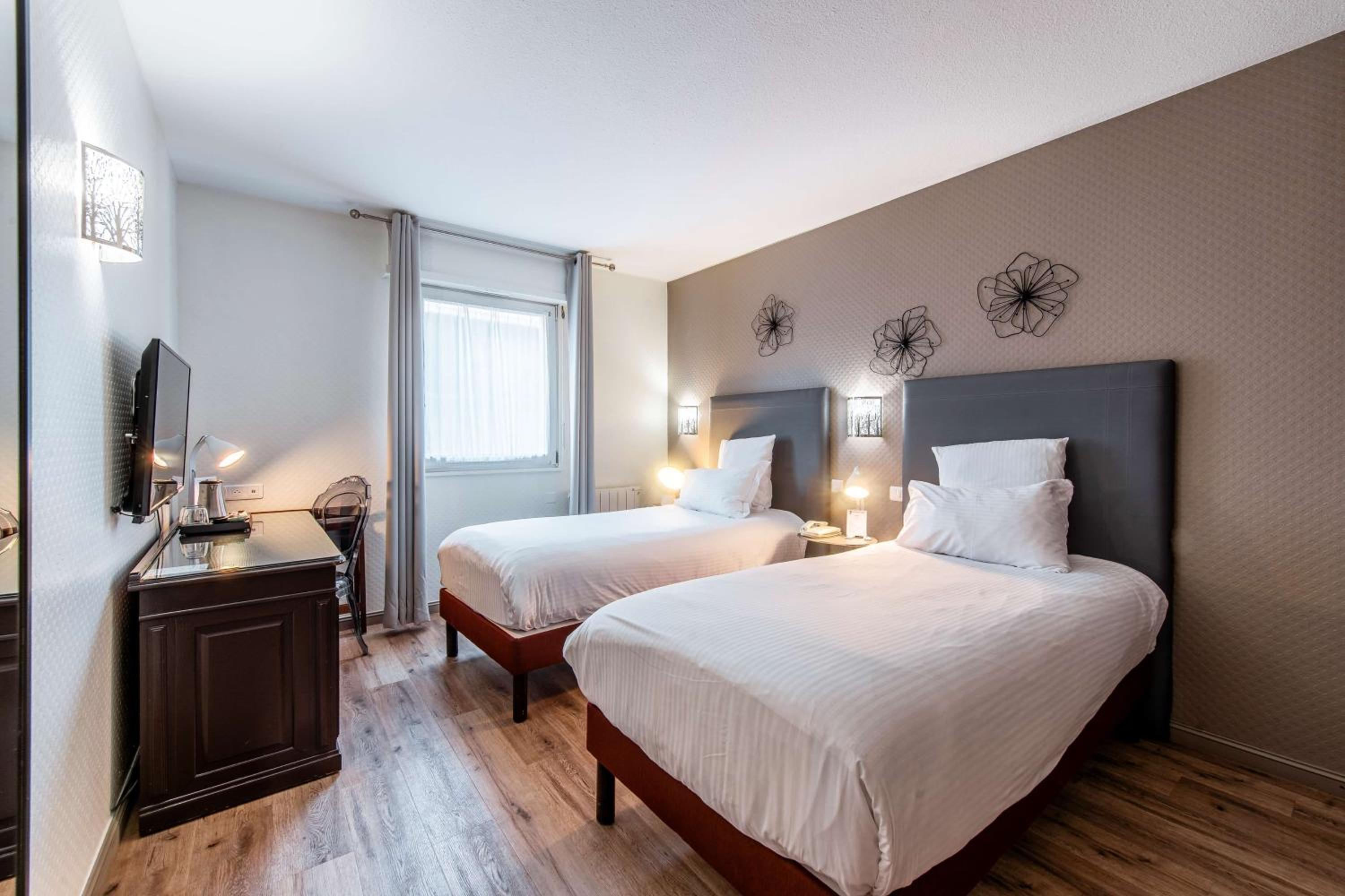Deluxe Double or Twin Room - Photo 4