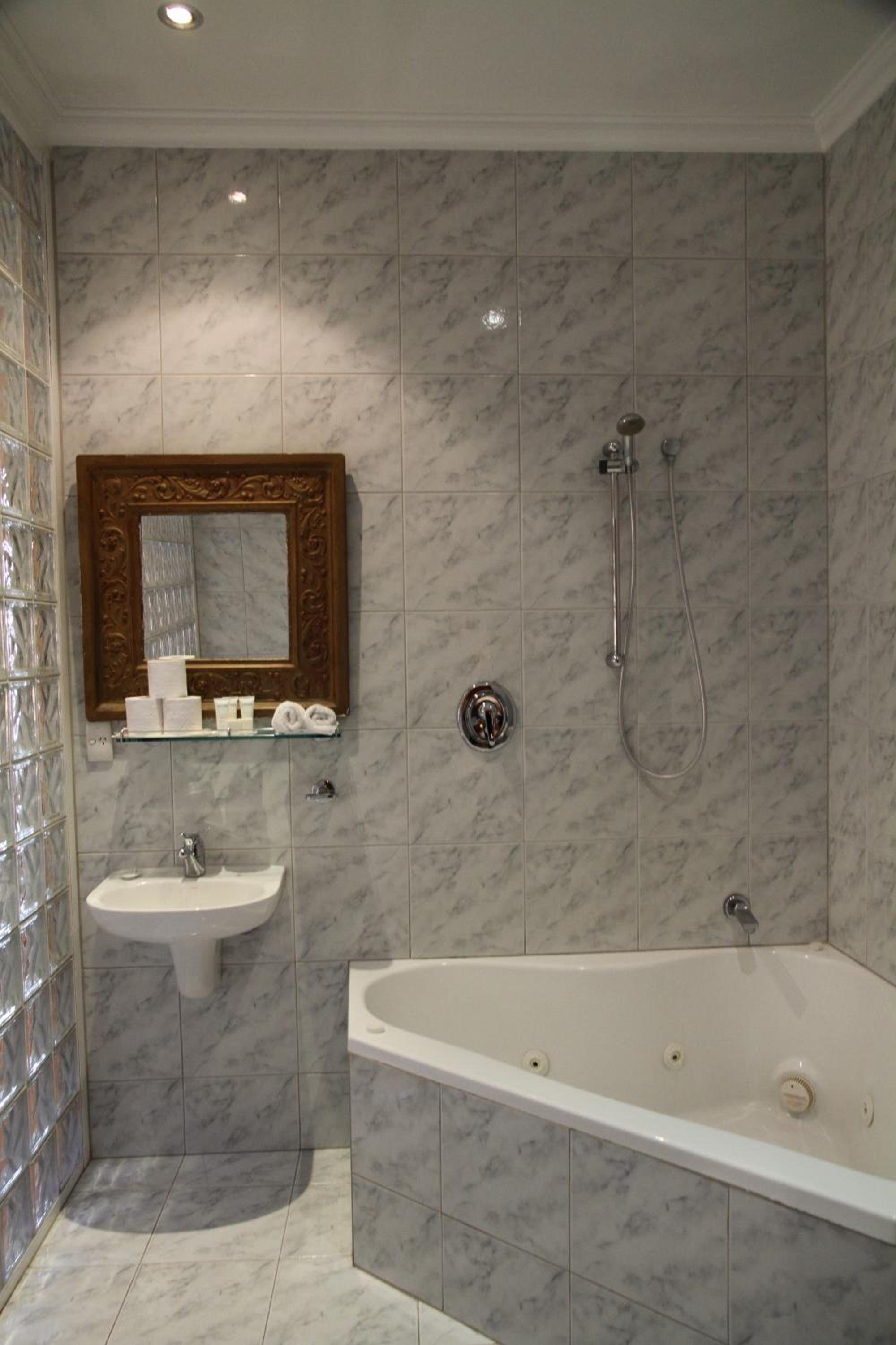 Café Spa Suite (38 Melbourne street, North Adelaide)