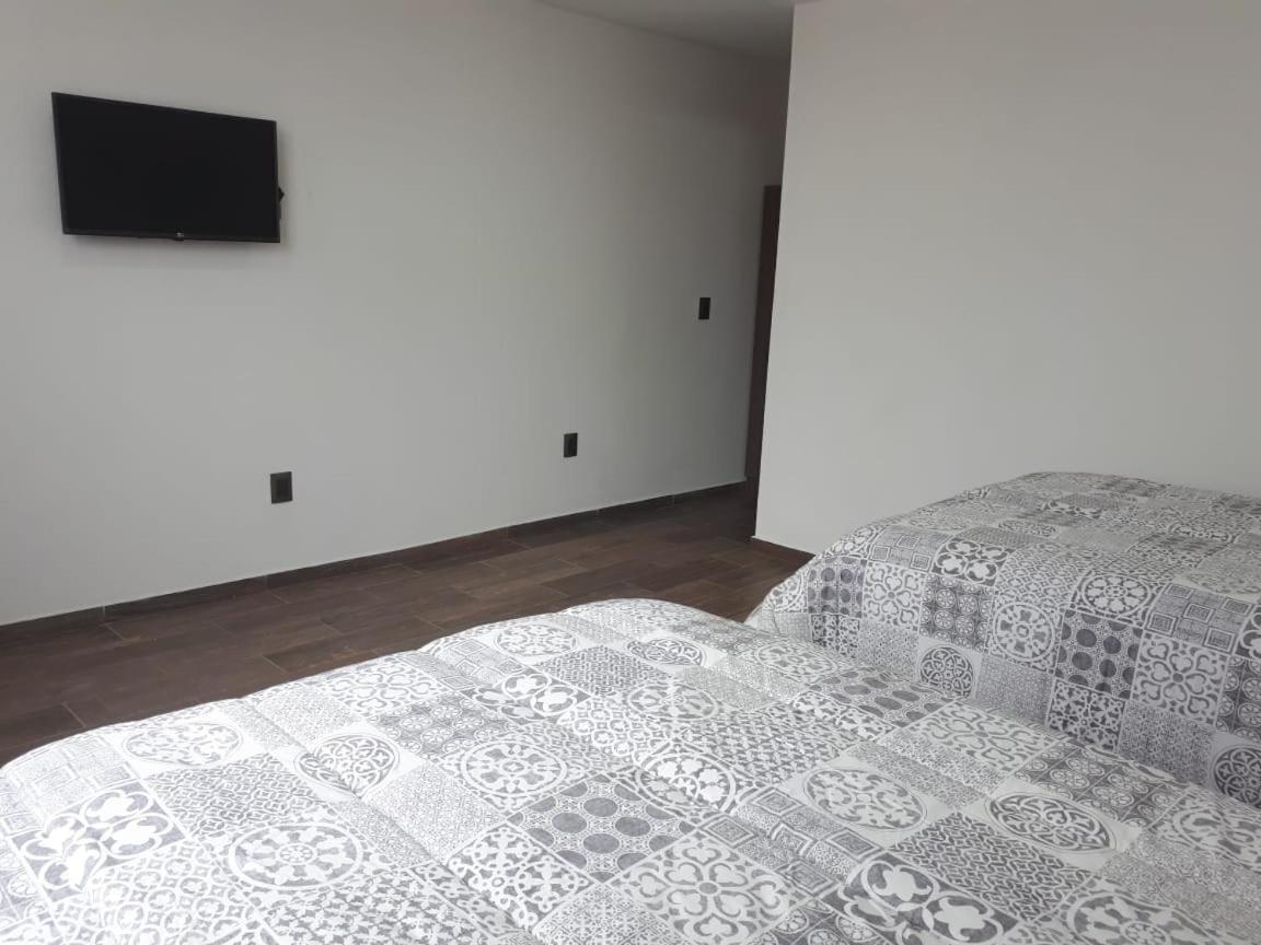 Twin Room - Photo 2