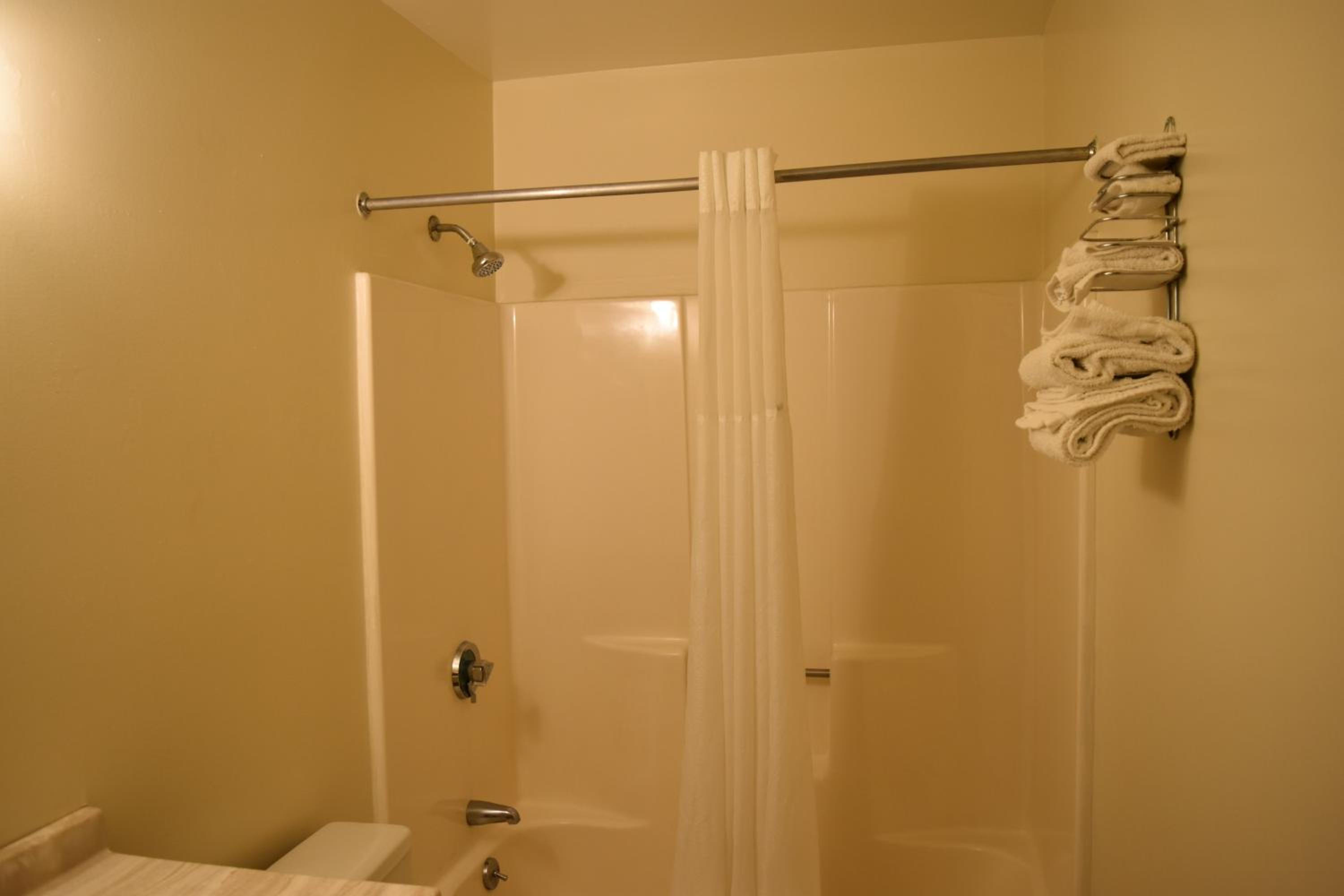 Standard Twin Room - Photo 4