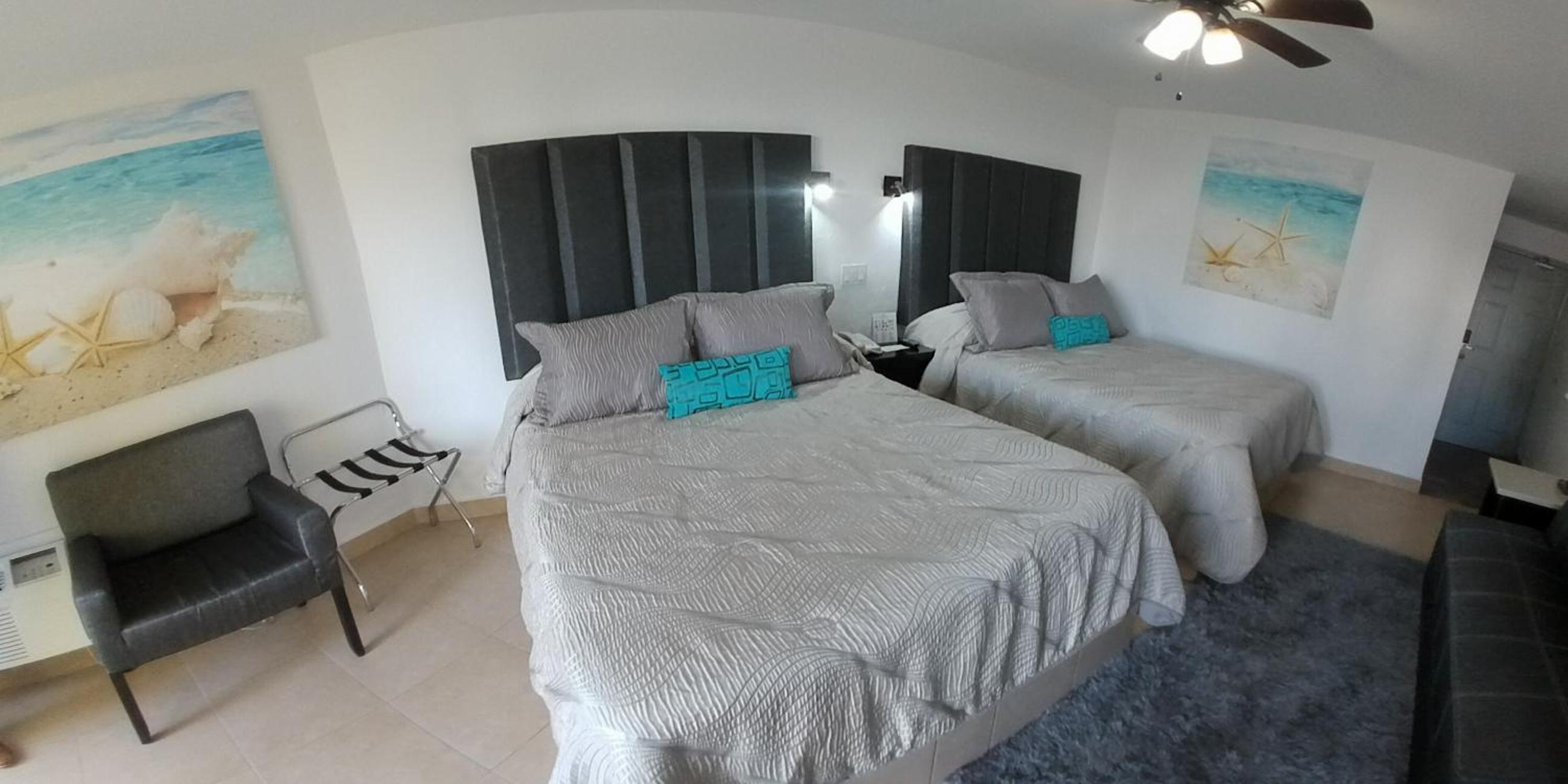 Deluxe Double Room with Two Double Beds - Photo 6