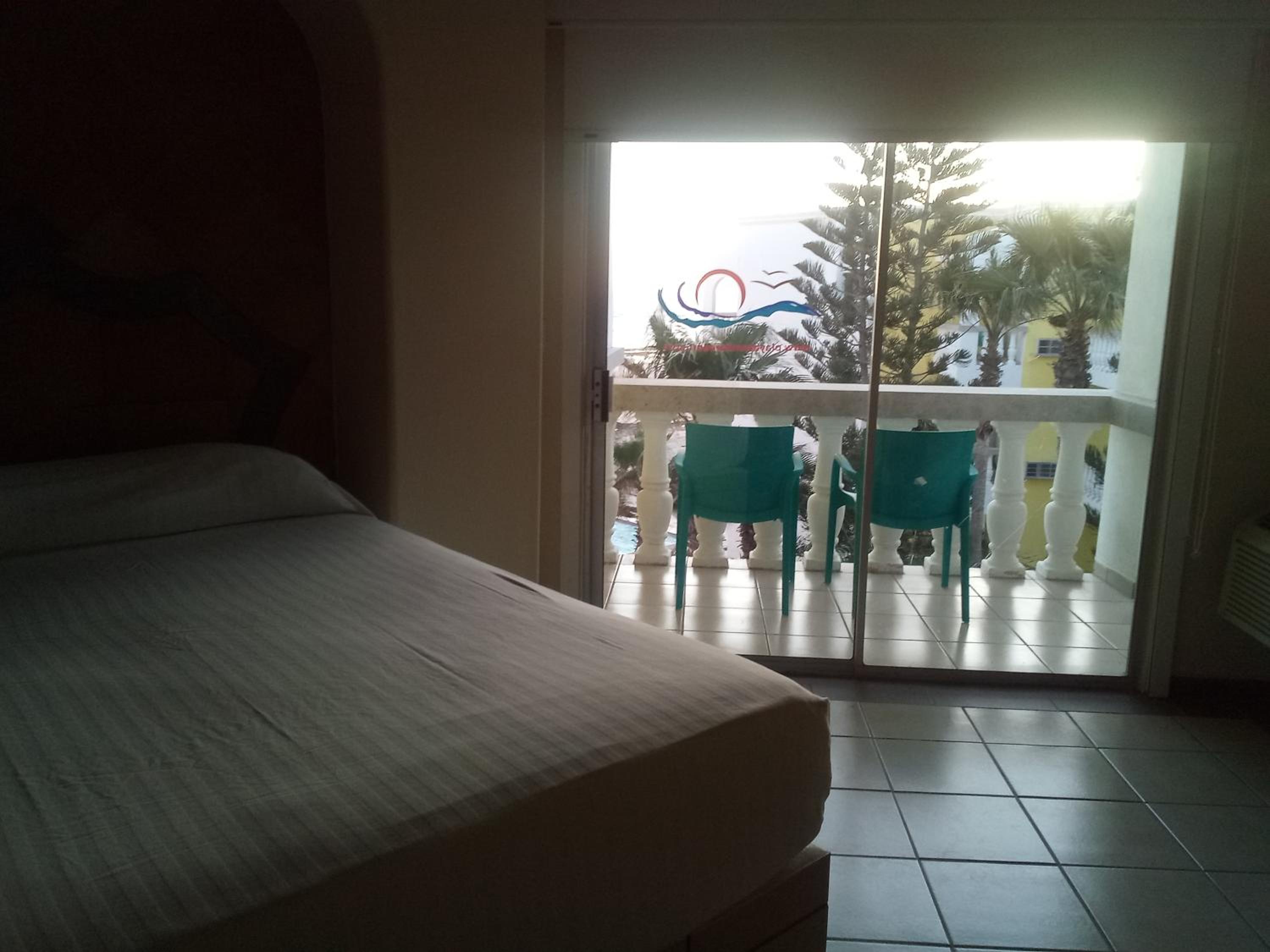 Double Room with Balcony - Photo 7