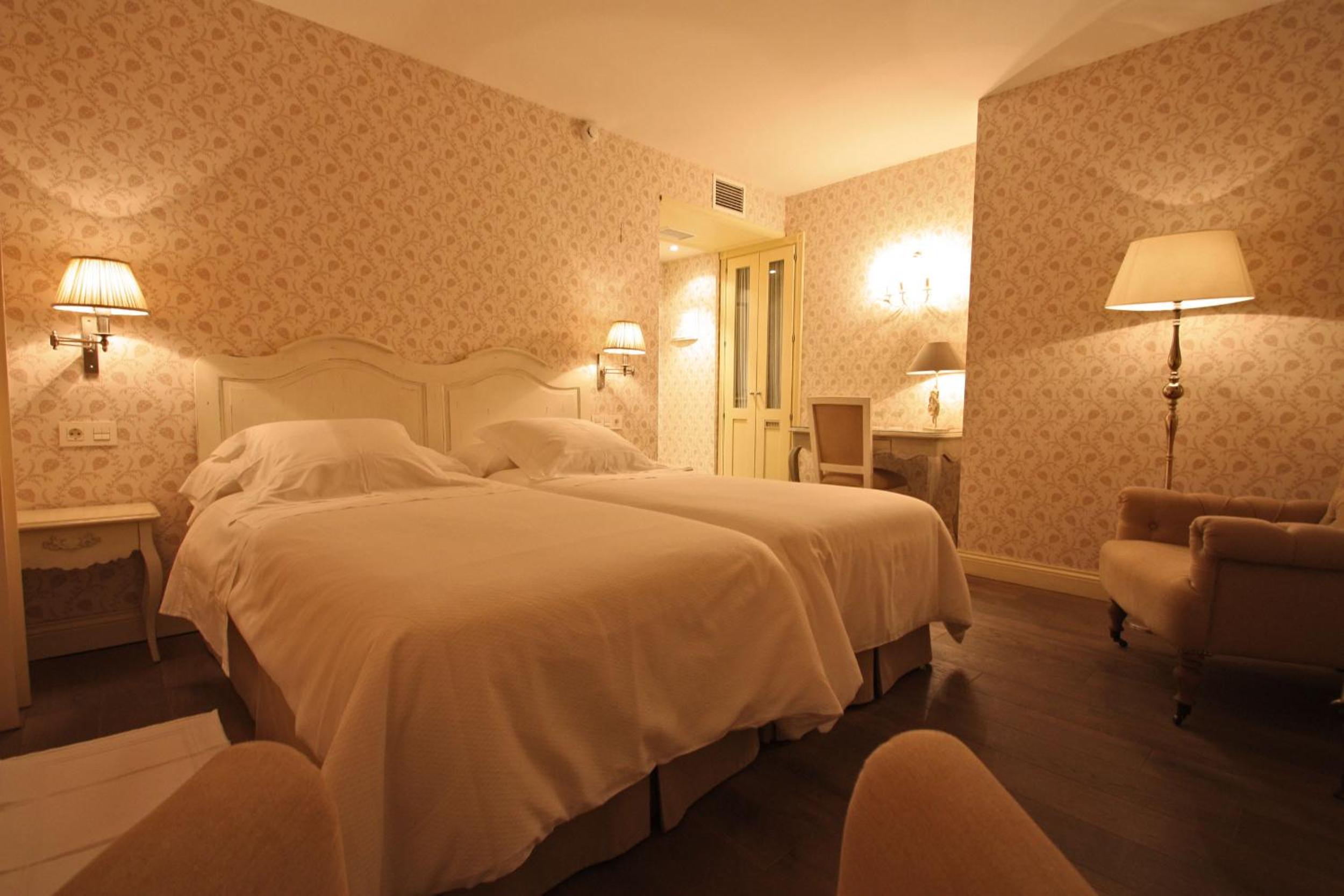 Double or Twin Room photo 2