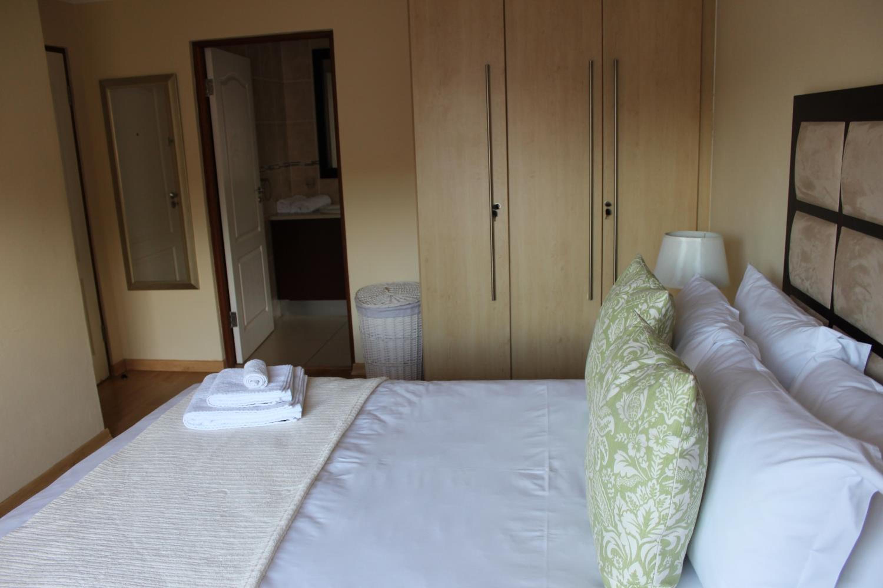 Luxury Villa - Photo 2