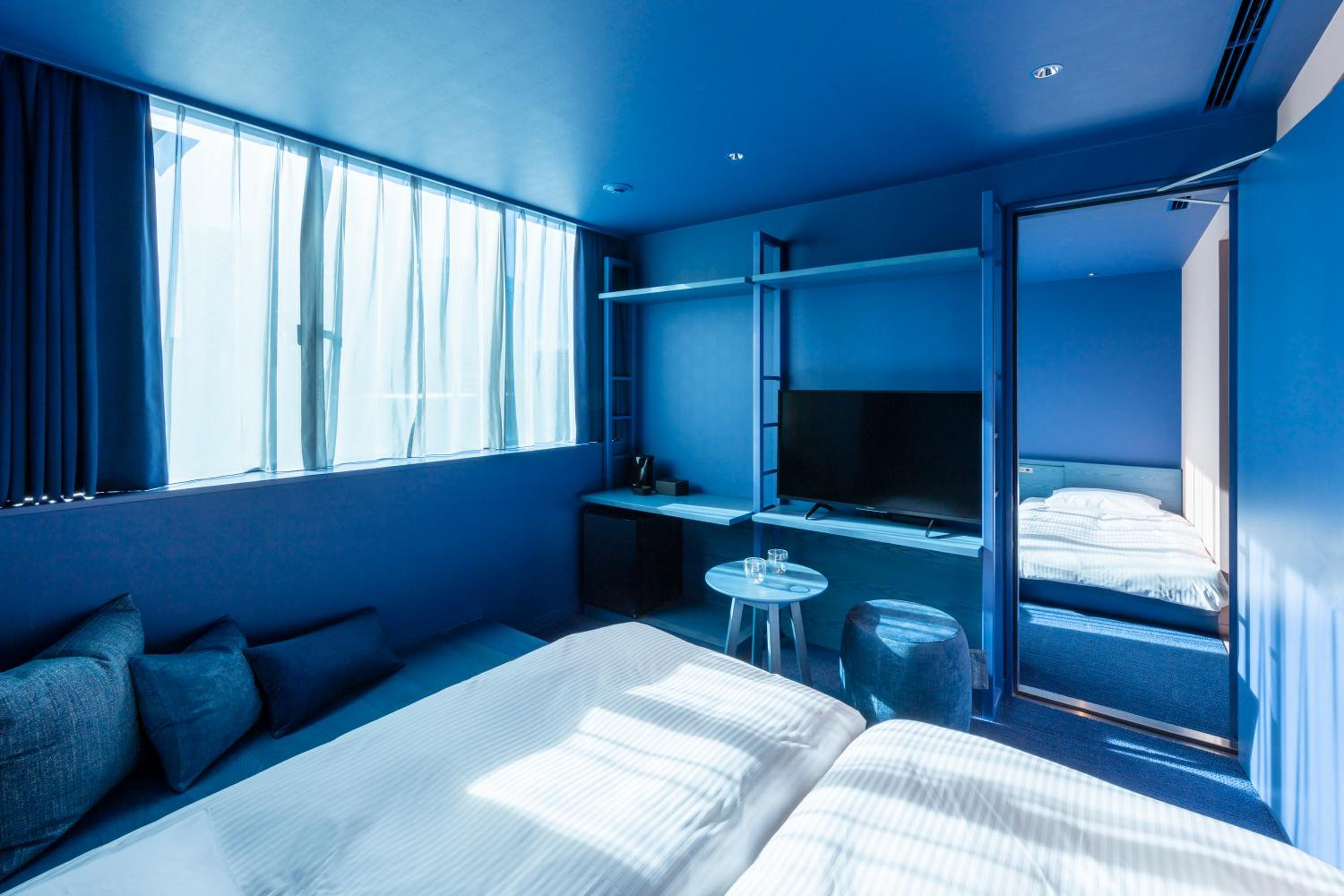 【dark blue】Connecting Room B