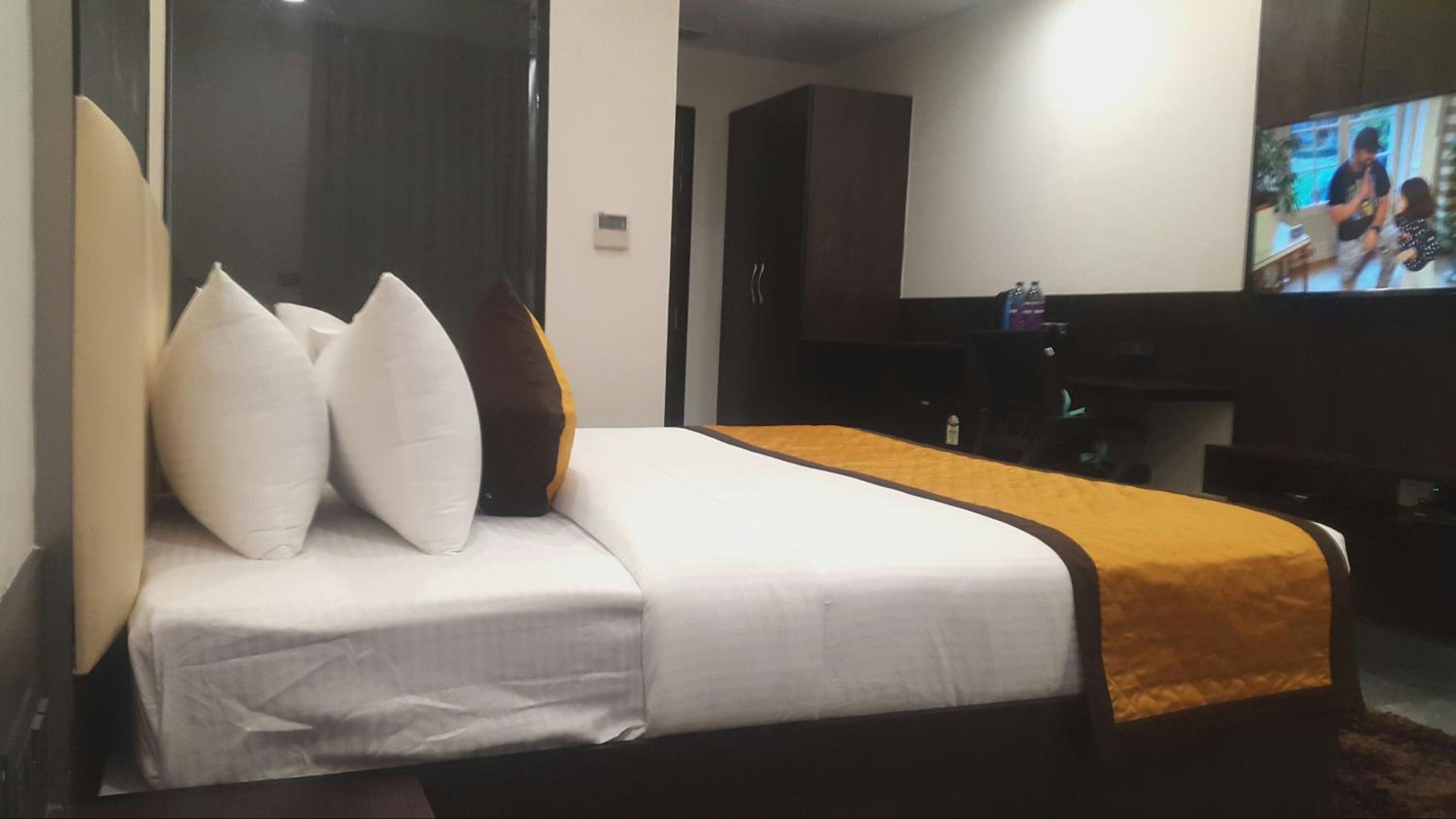 Deluxe Room - Photo 2
