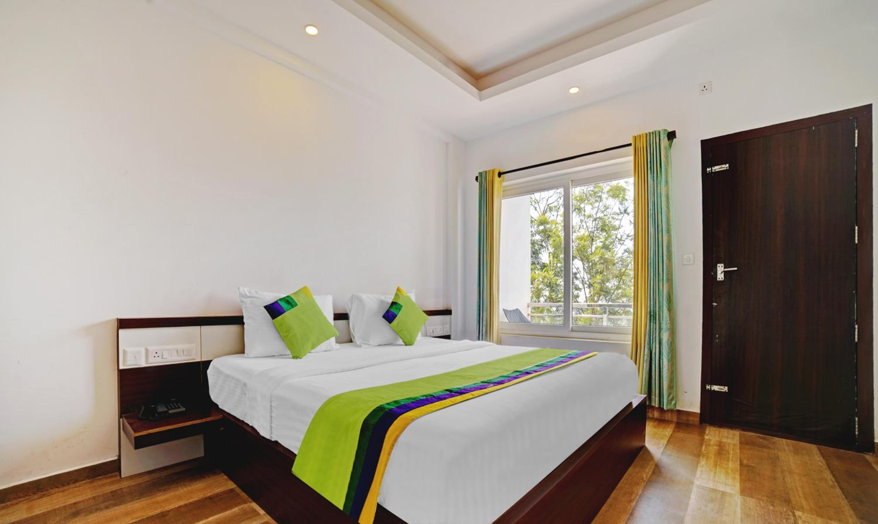 Deluxe Room with Mountain View photo 1