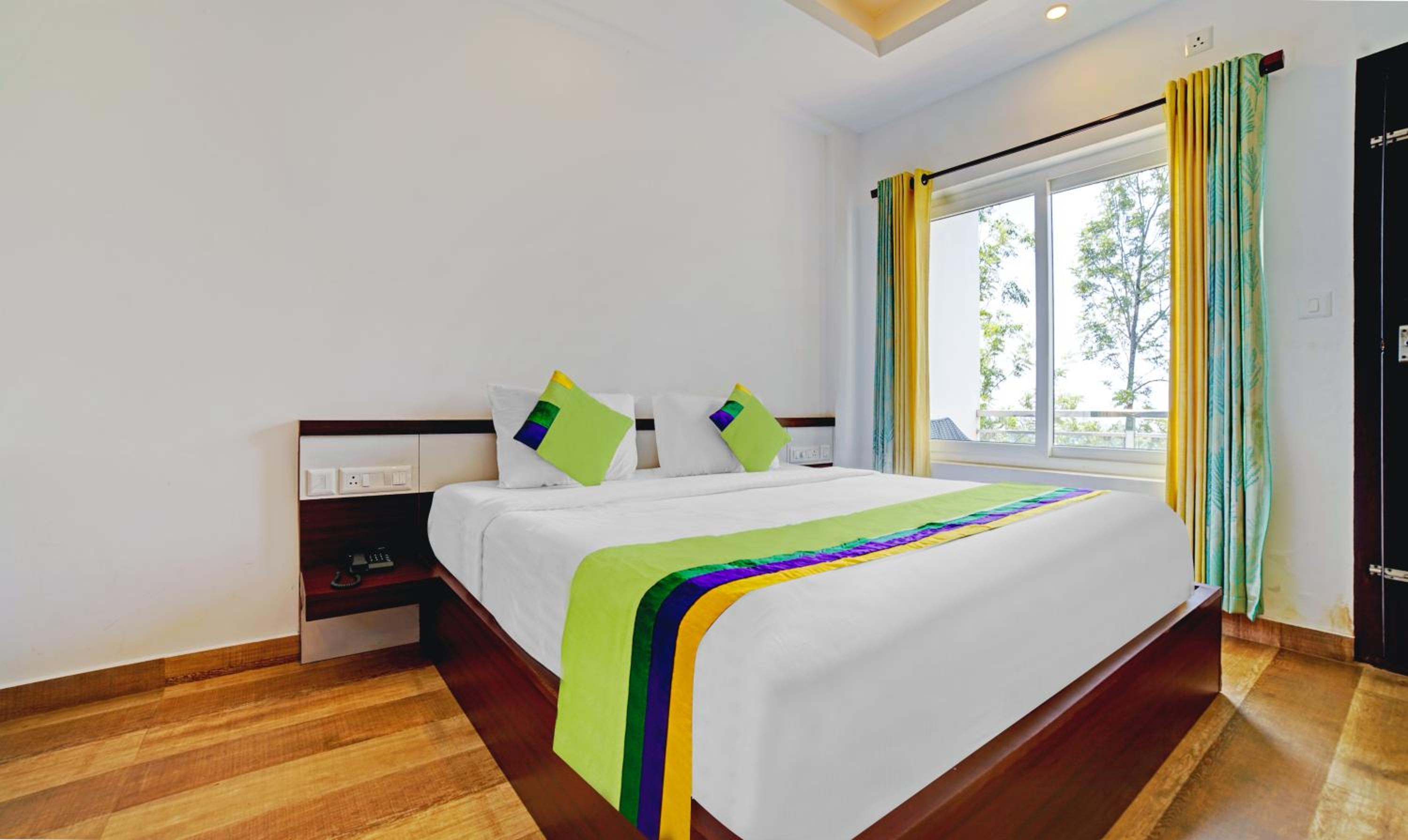 Standard Room with Mountain View photo 1
