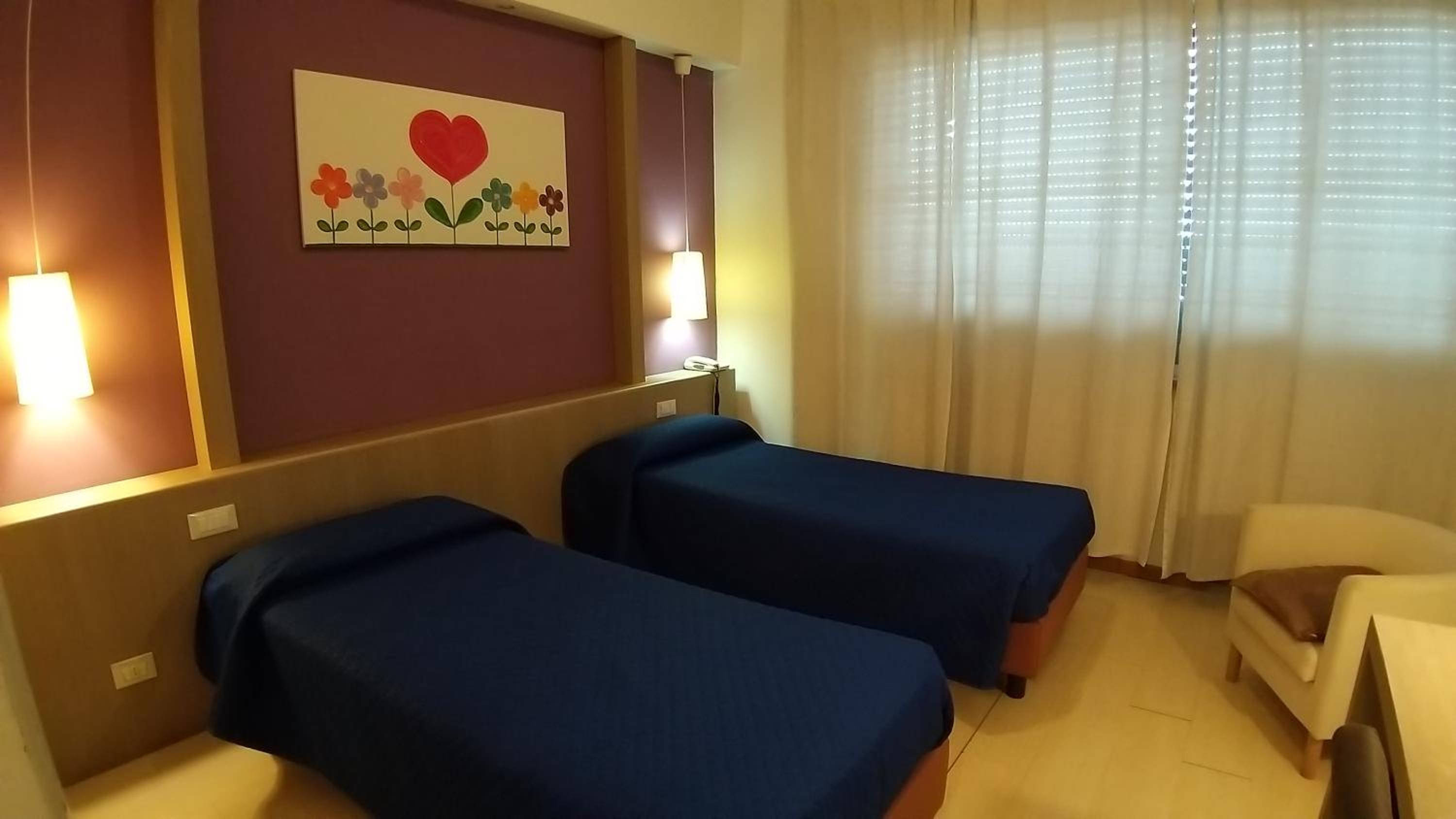Double or Twin Room - Photo 12