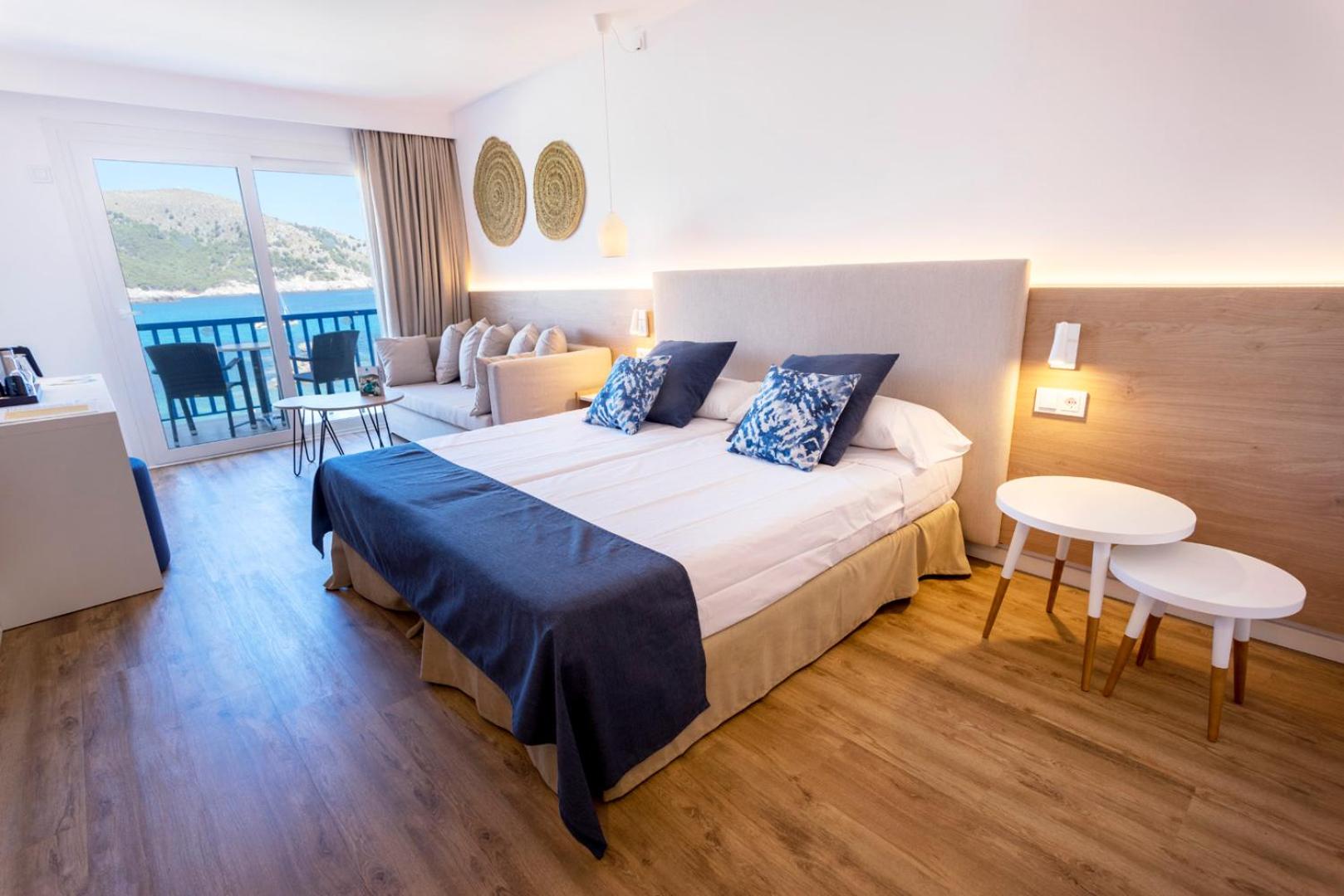Junior Suite with Sea View (2 Adults) photo 2