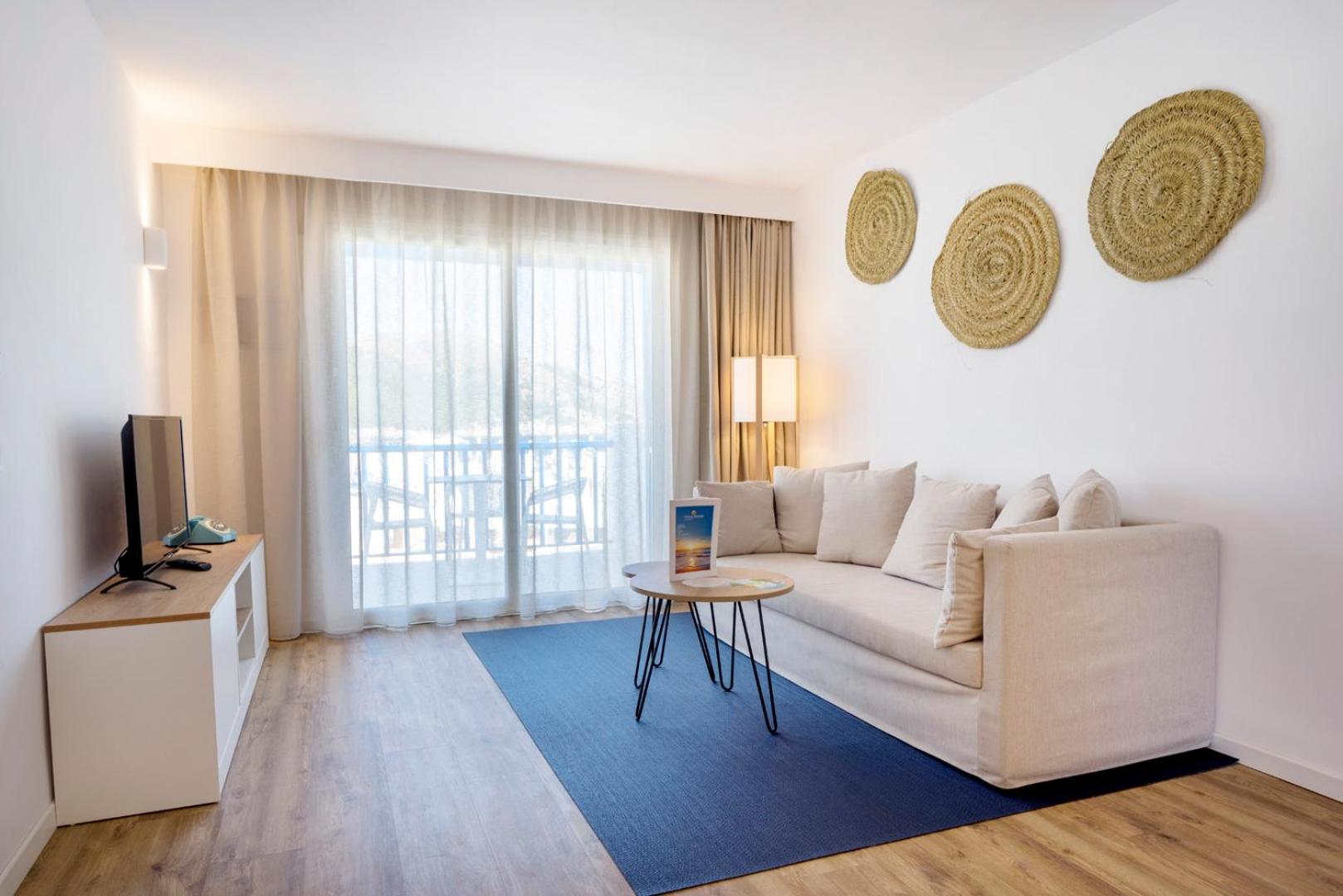 Suite de dos habitaciones (4 adultos) Suite de dos habitaciones (4 adultos)