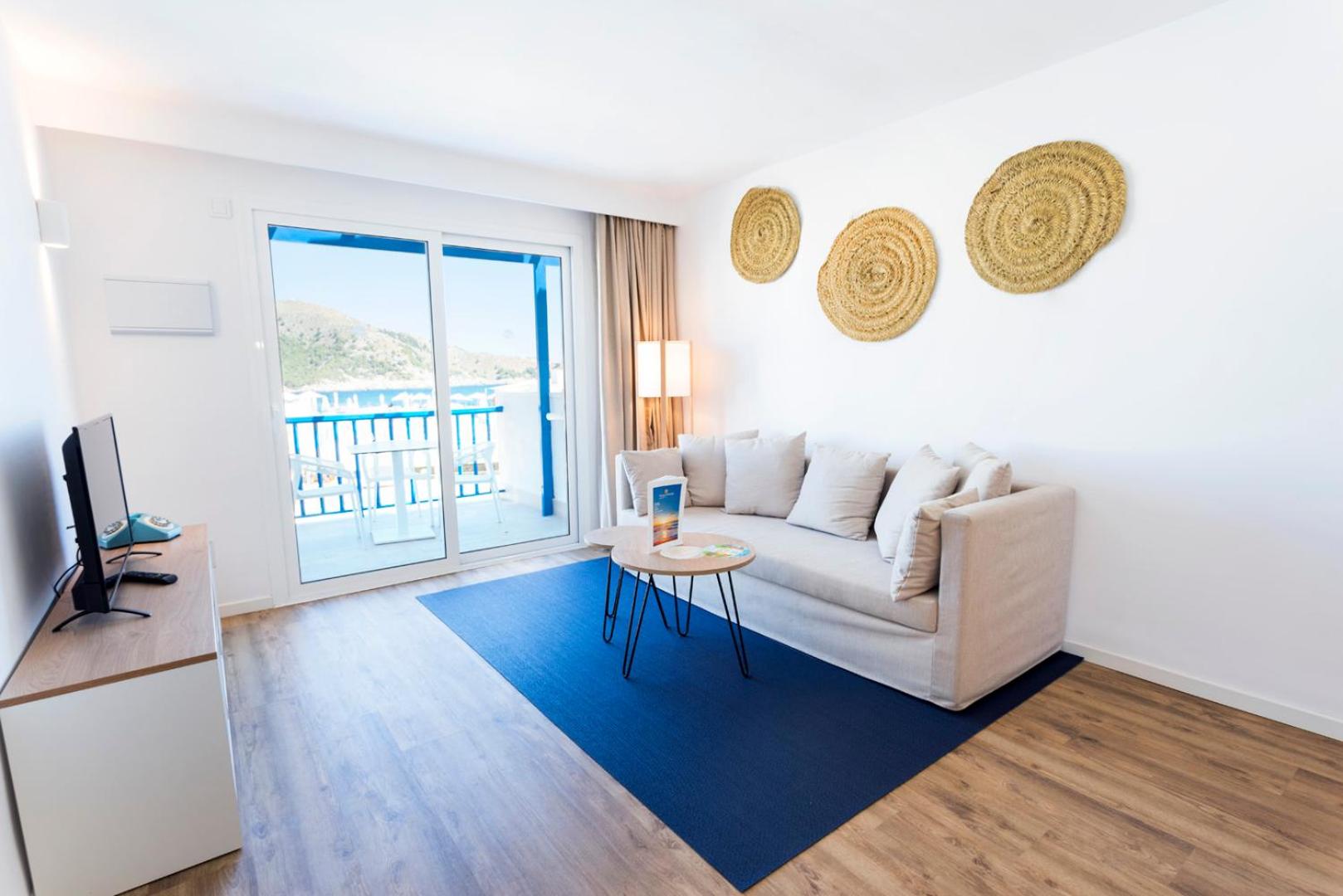 Two Bedroom Suite (3 Adults) photo 2