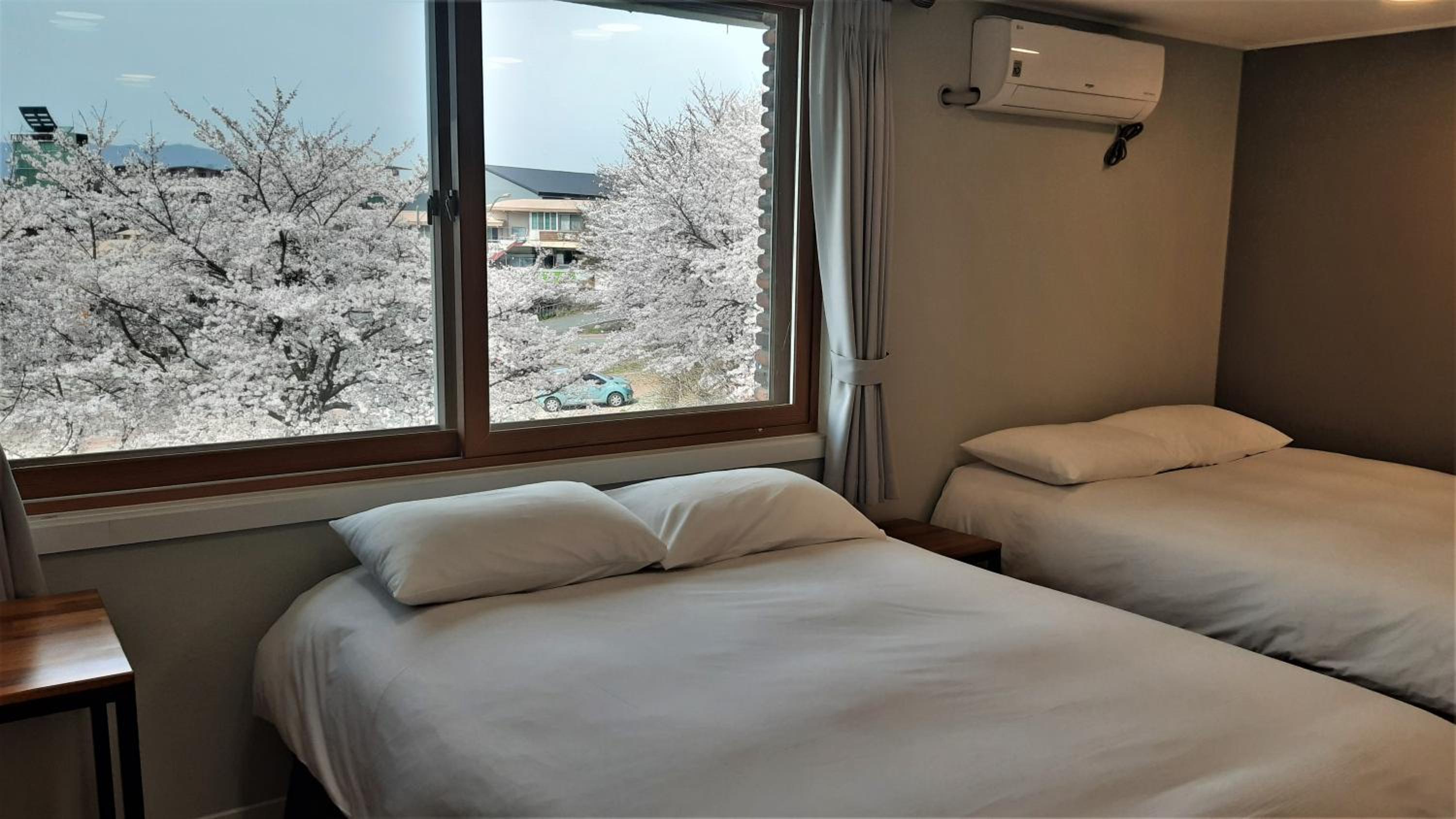 Double Room with Two Double Beds - Photo 1