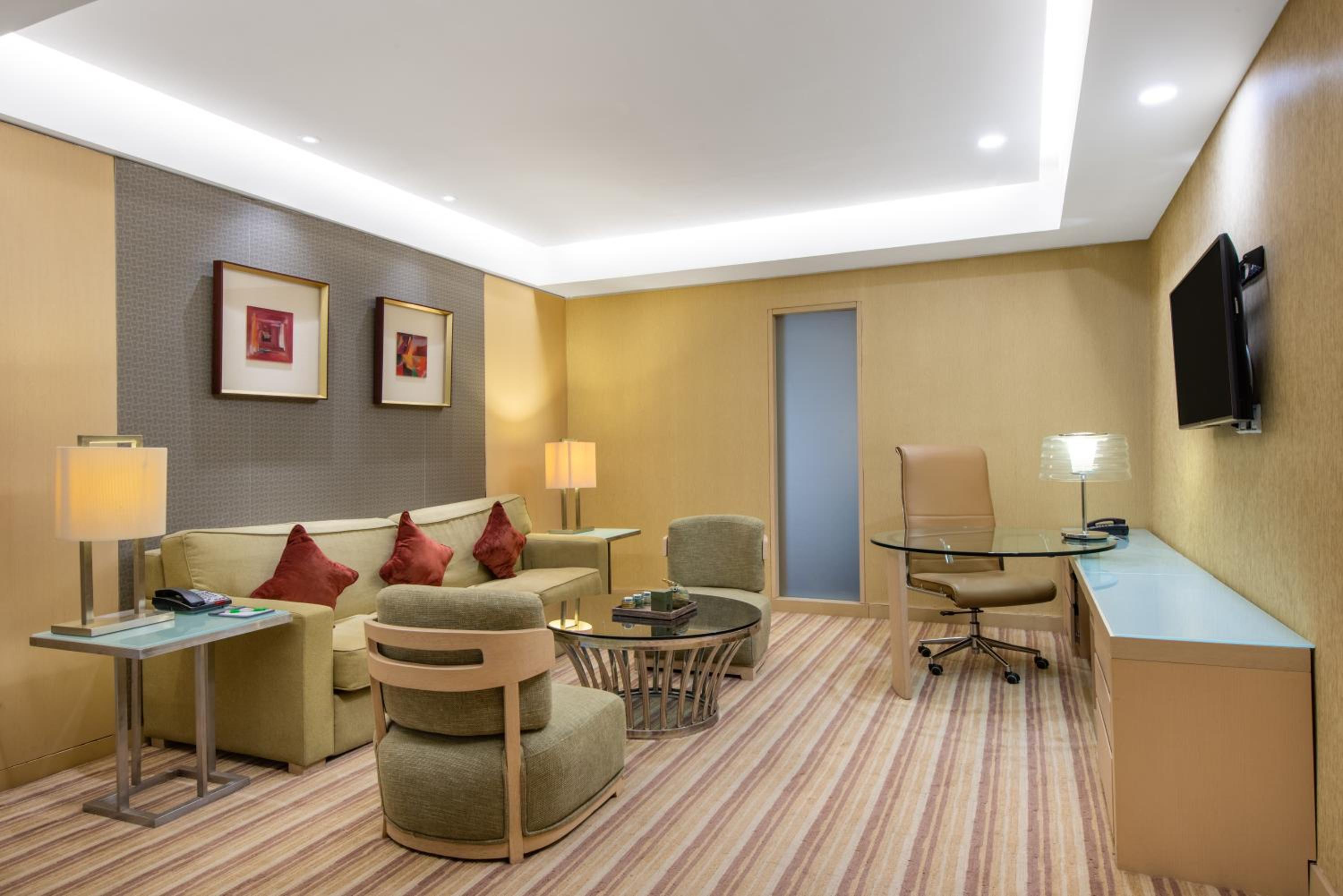 Deluxe Suite