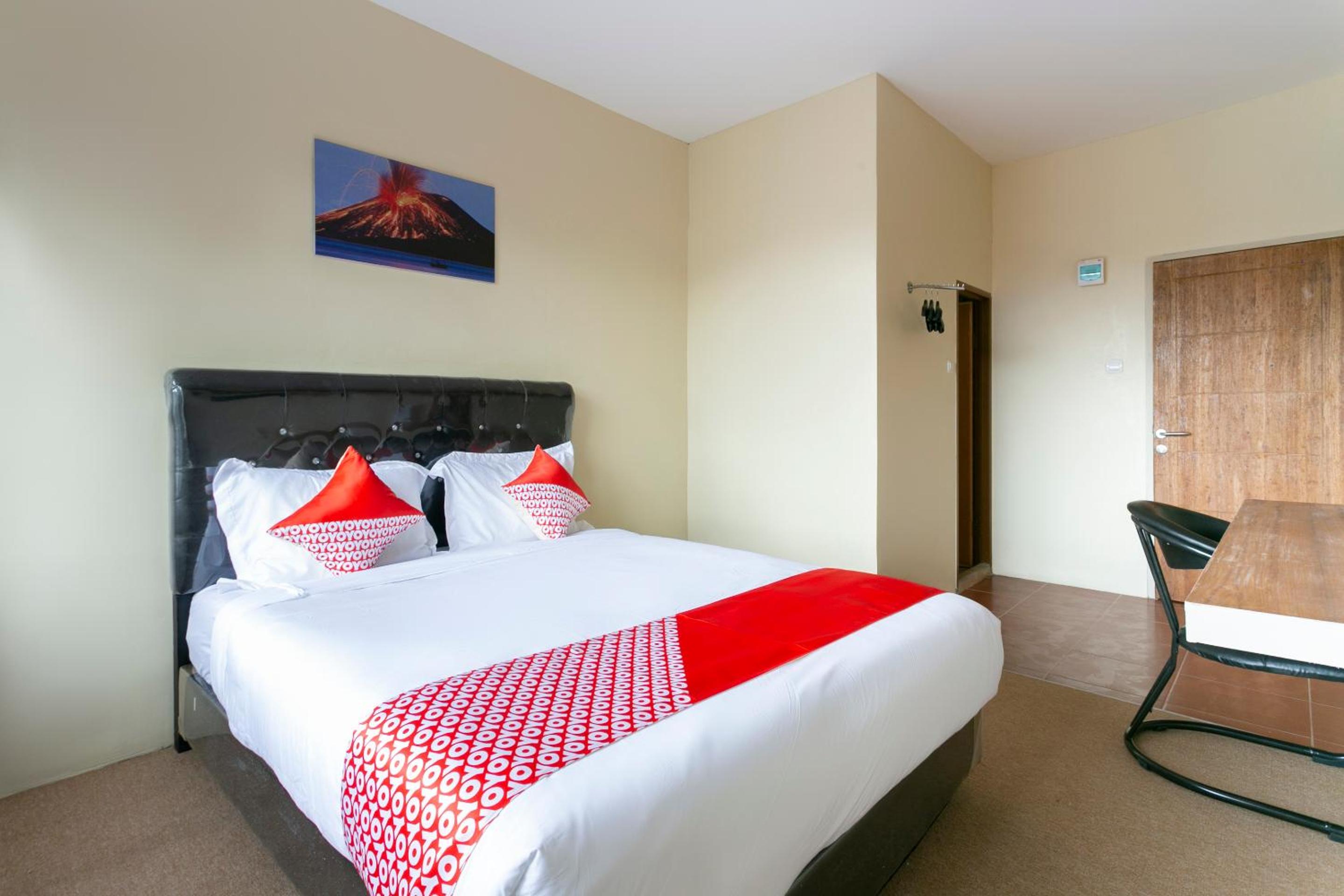 Deluxe King Room - Photo 17
