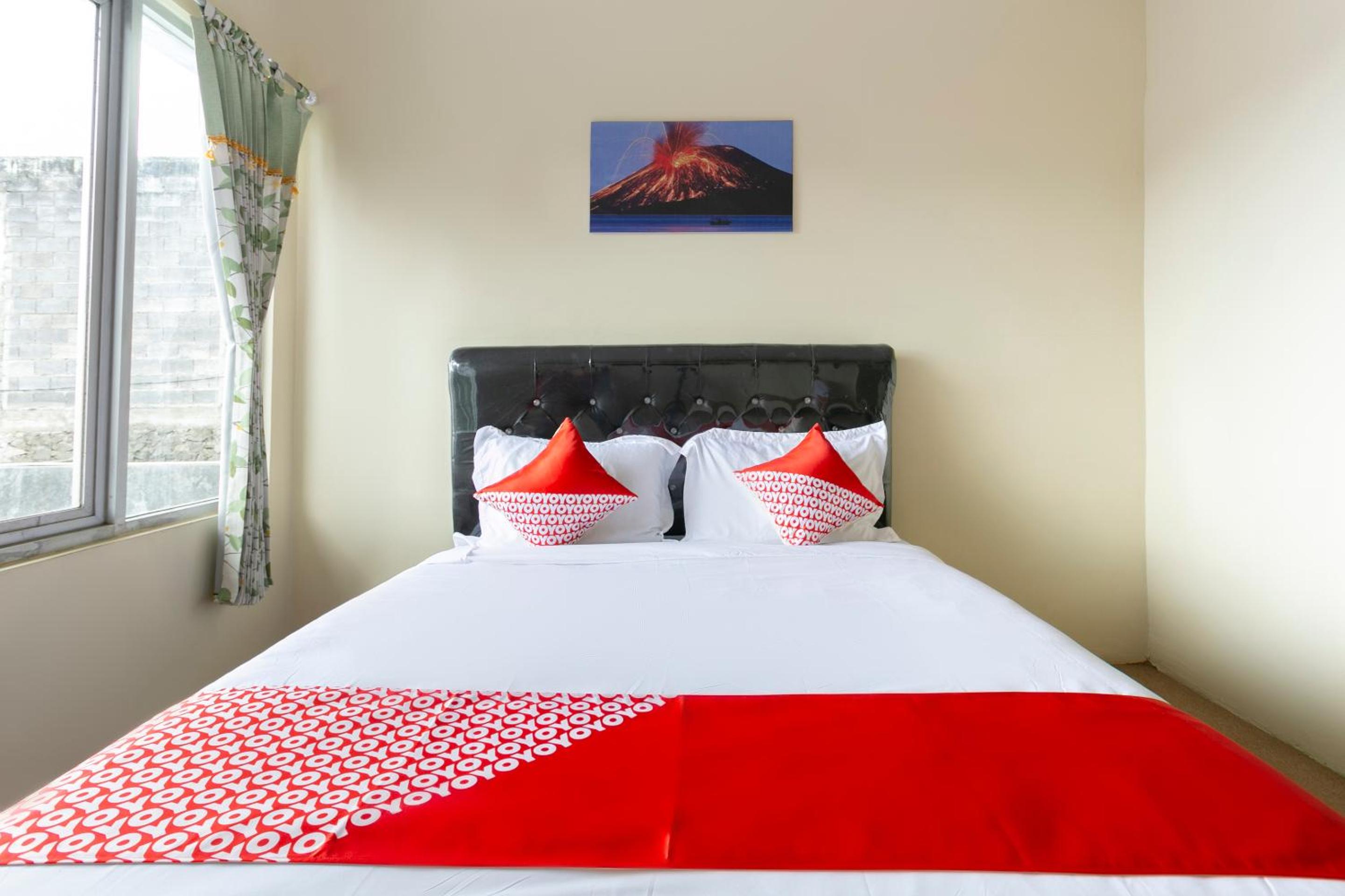 Deluxe King Room - Photo 16