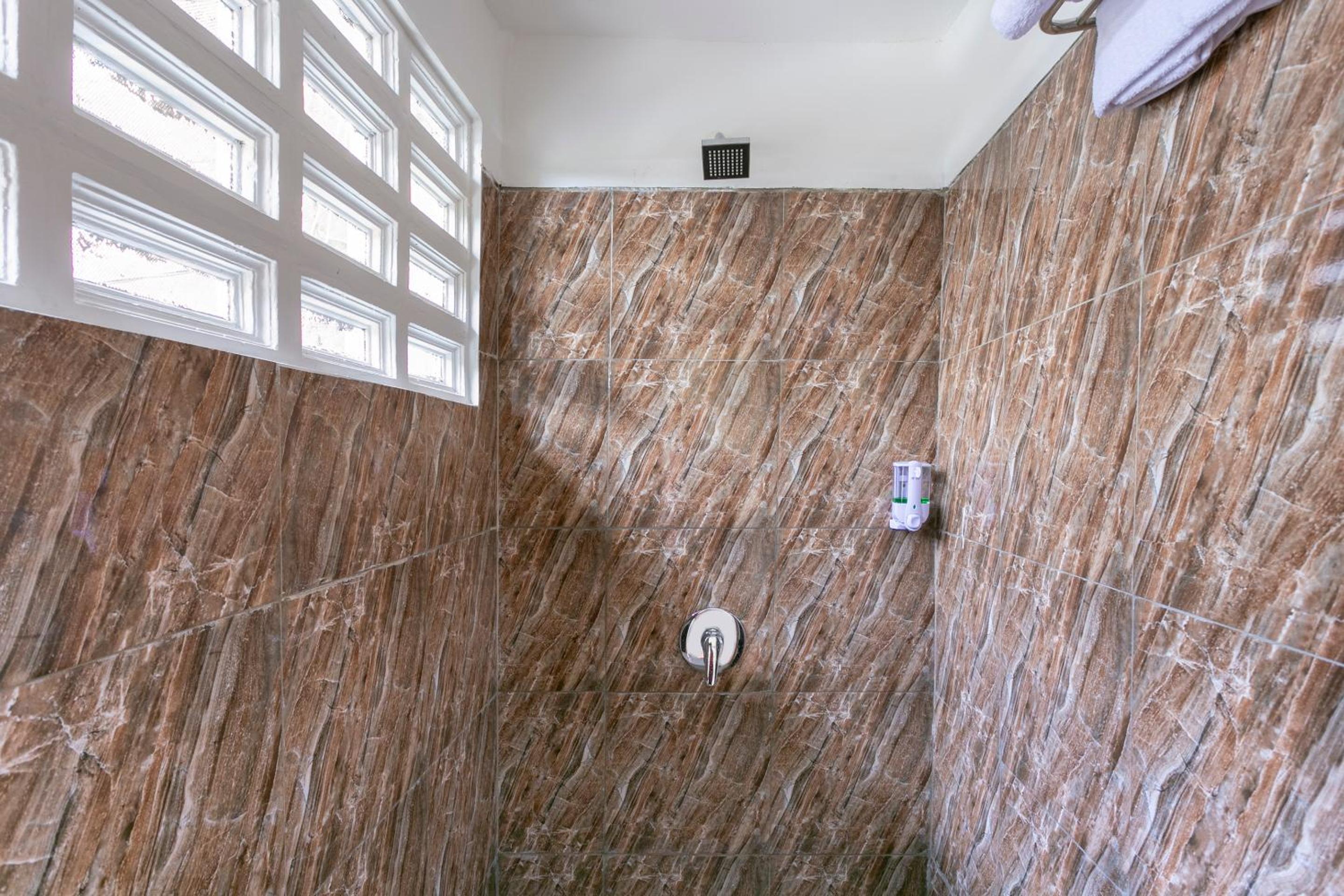 Superior Suite - Photo 6