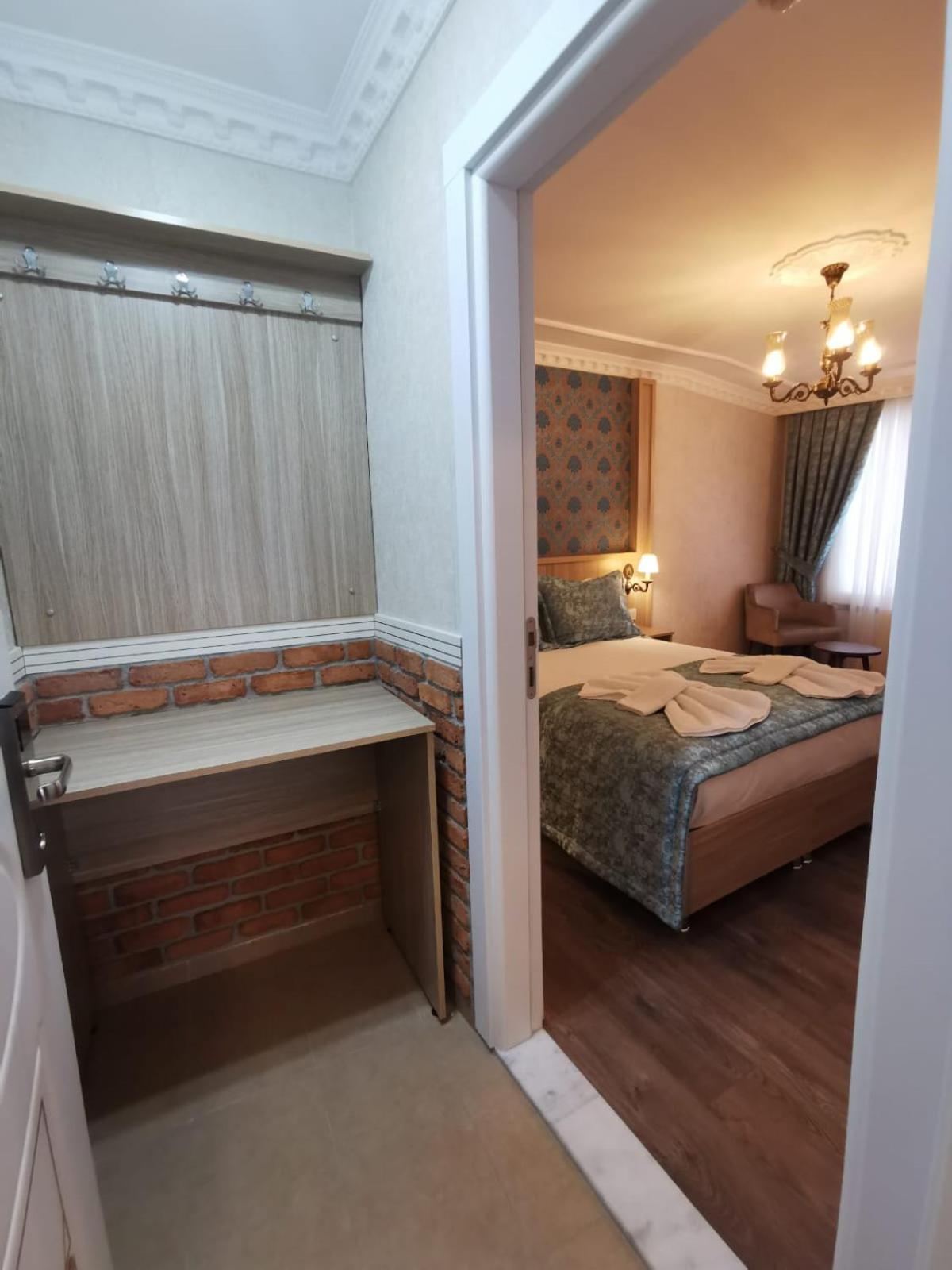 Deluxe Suite with Sea View photo 2