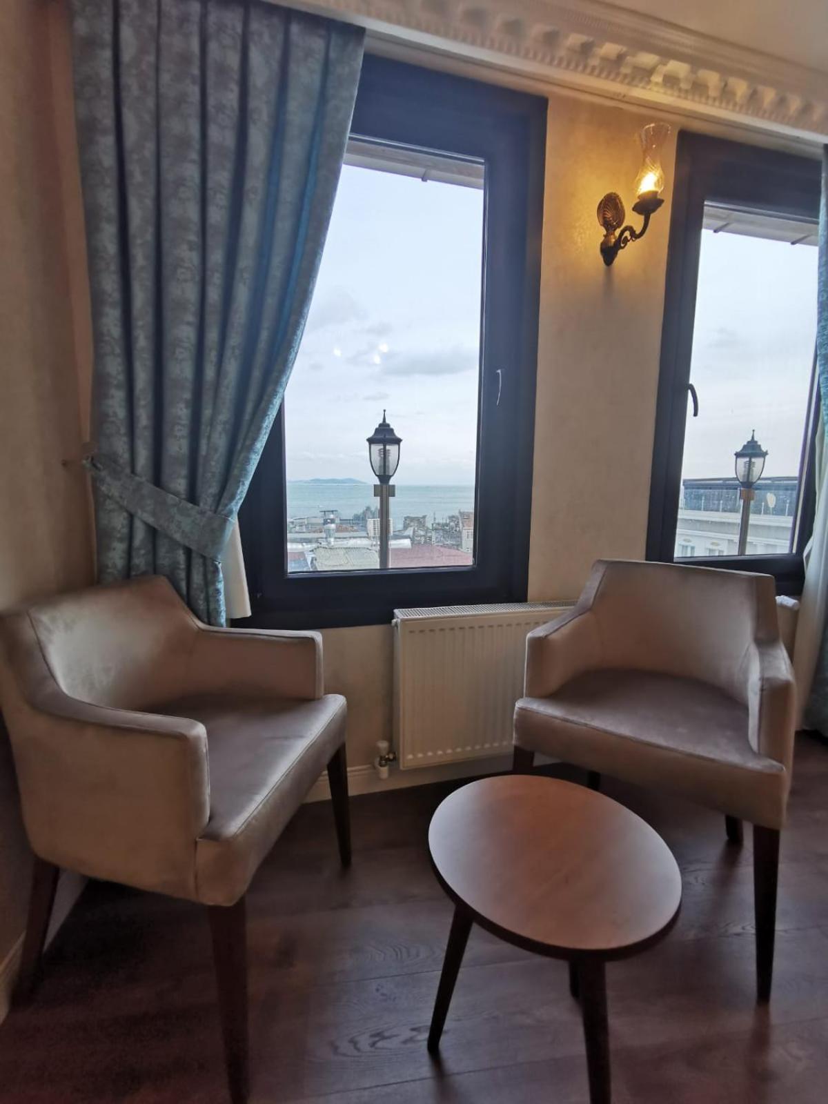 Deluxe Suite with Sea View photo 3