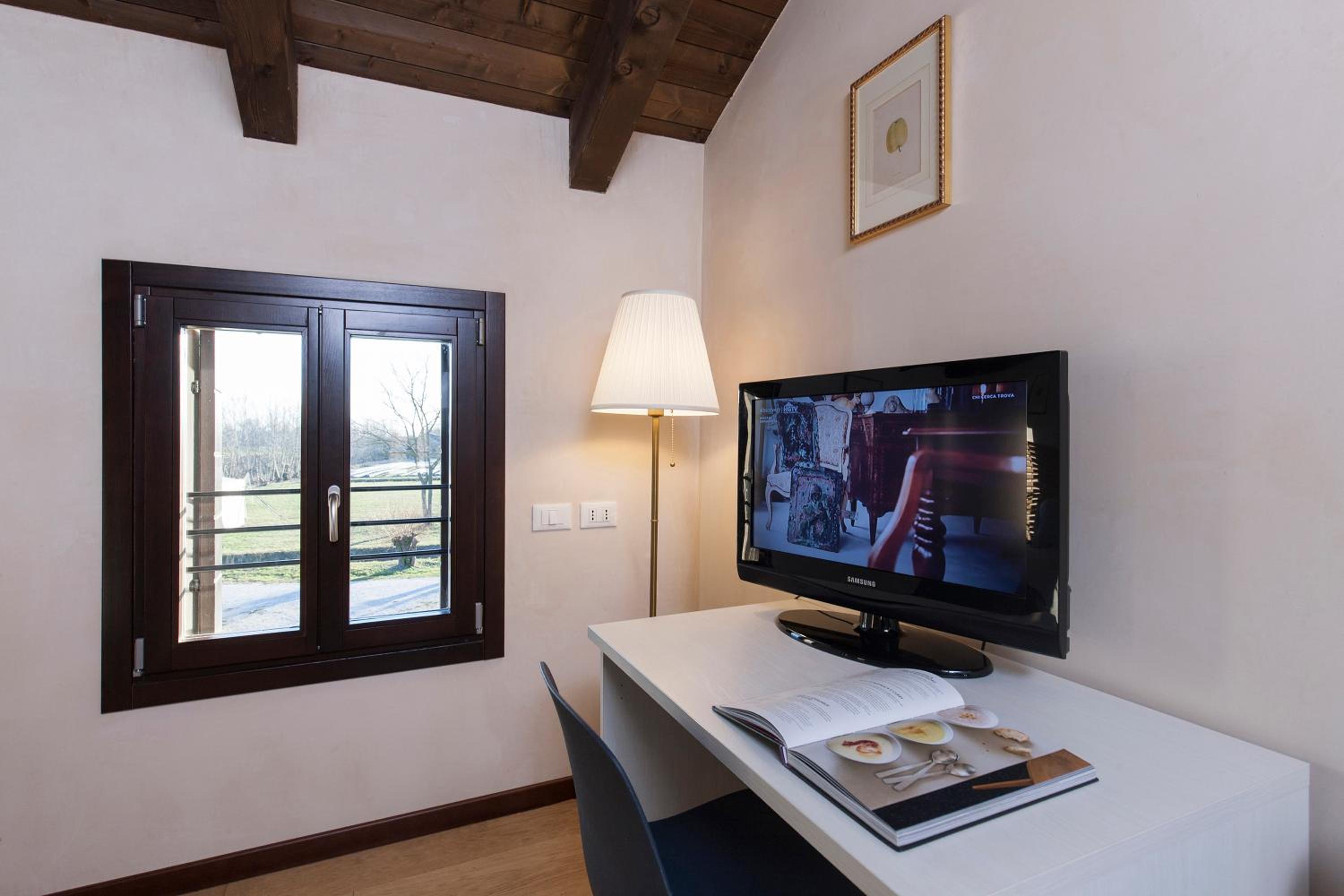 Double Room - Disability Access - Photo 11