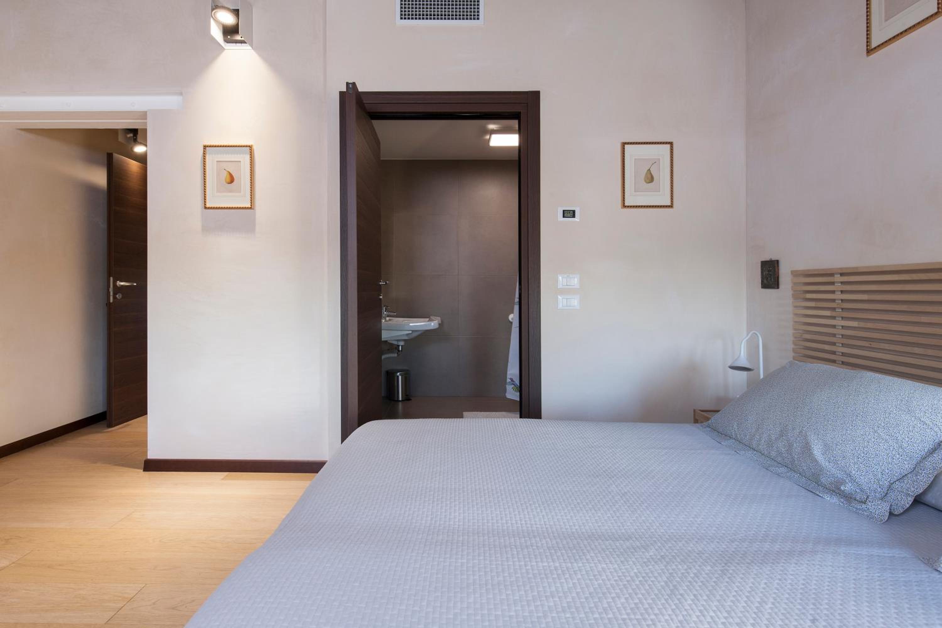 Double Room - Disability Access - Photo 7