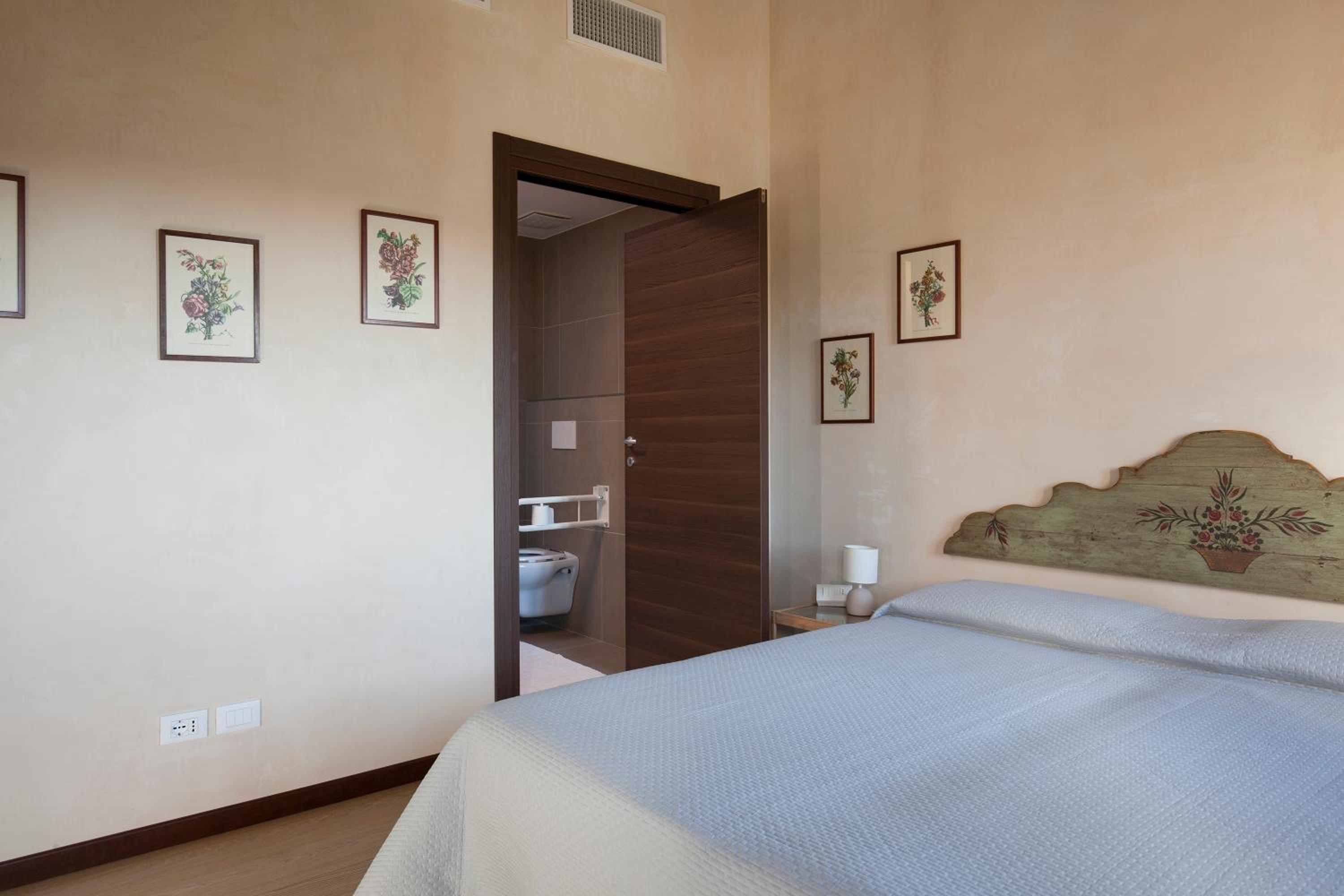 Double or Twin Room - Disability Access photo 1