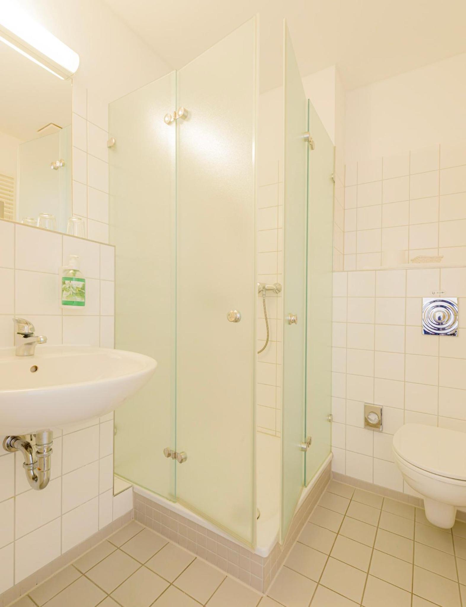 Single Room photo 3