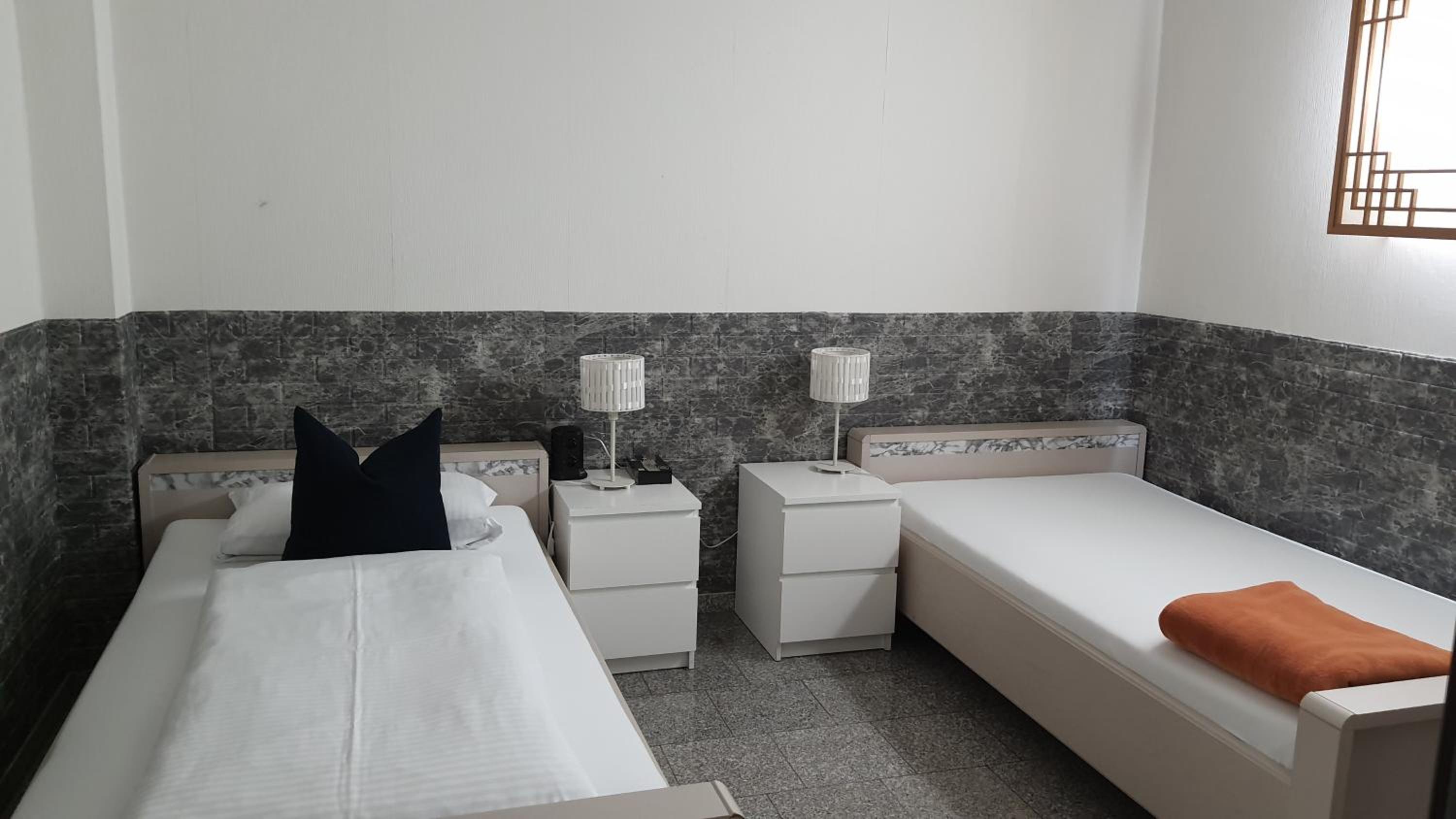 Twin Room - Photo 1