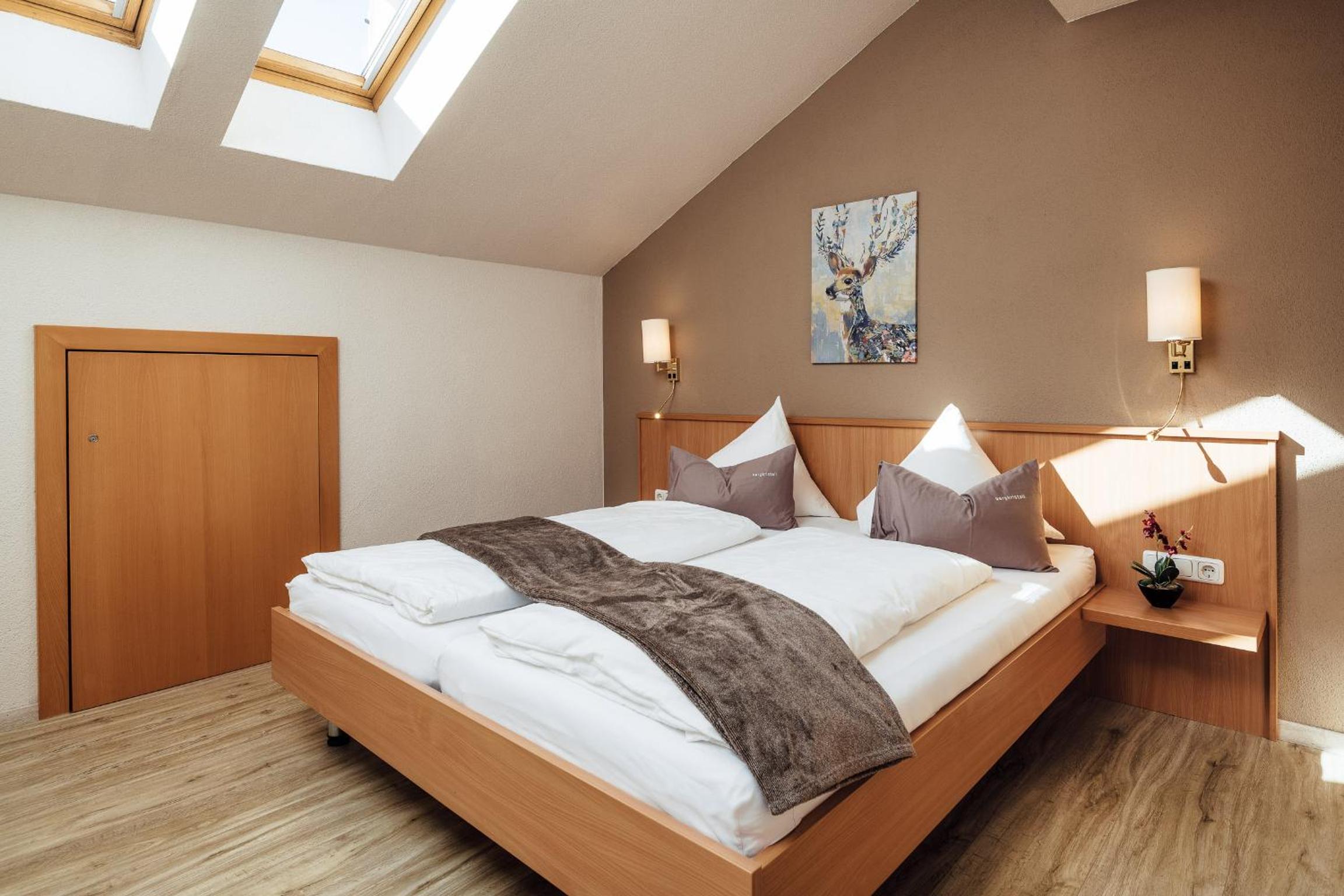 One-Bedroom Apartment with Balcony photo 1