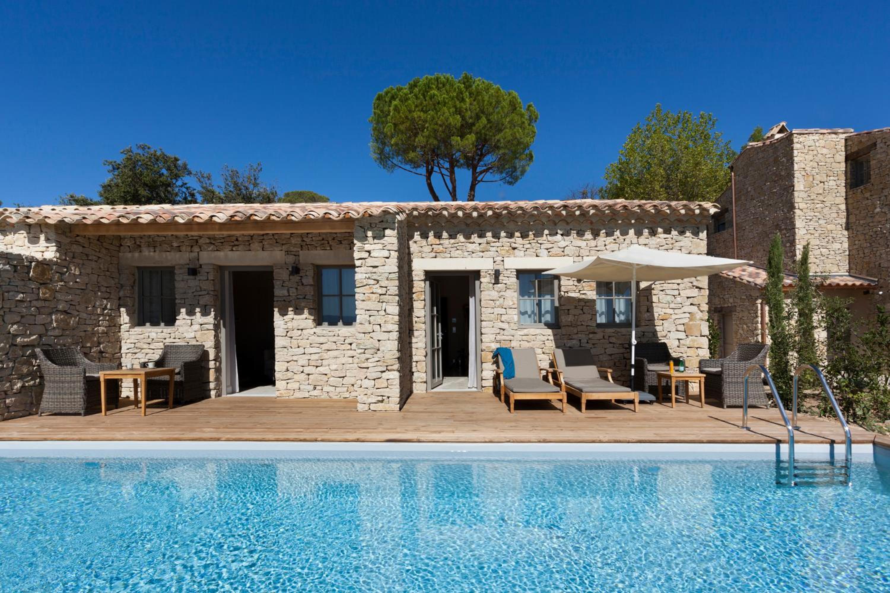 Suite avec Piscine Semi-Privée