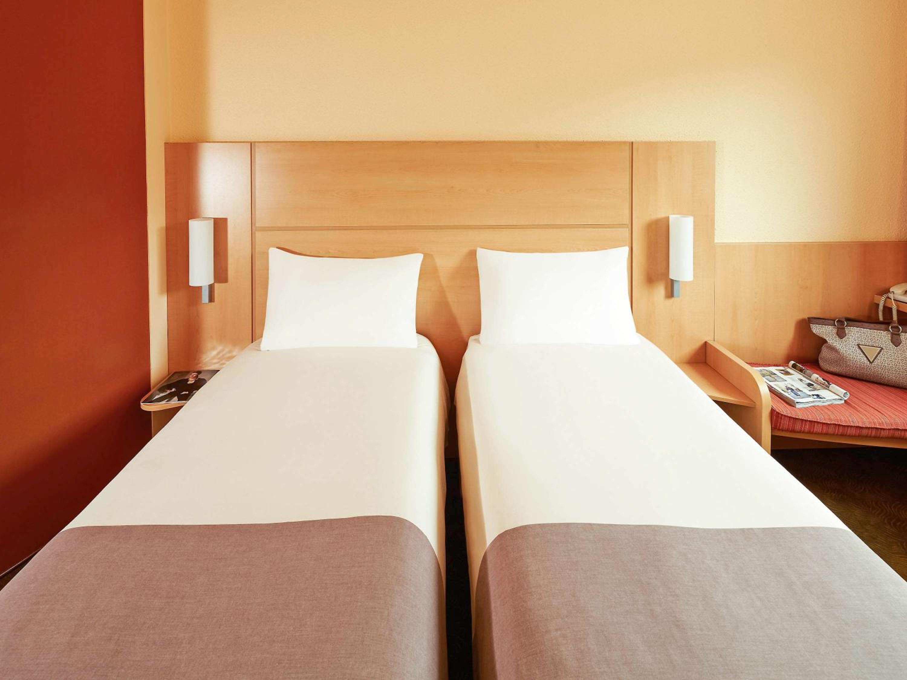 Twin Room - Photo 1