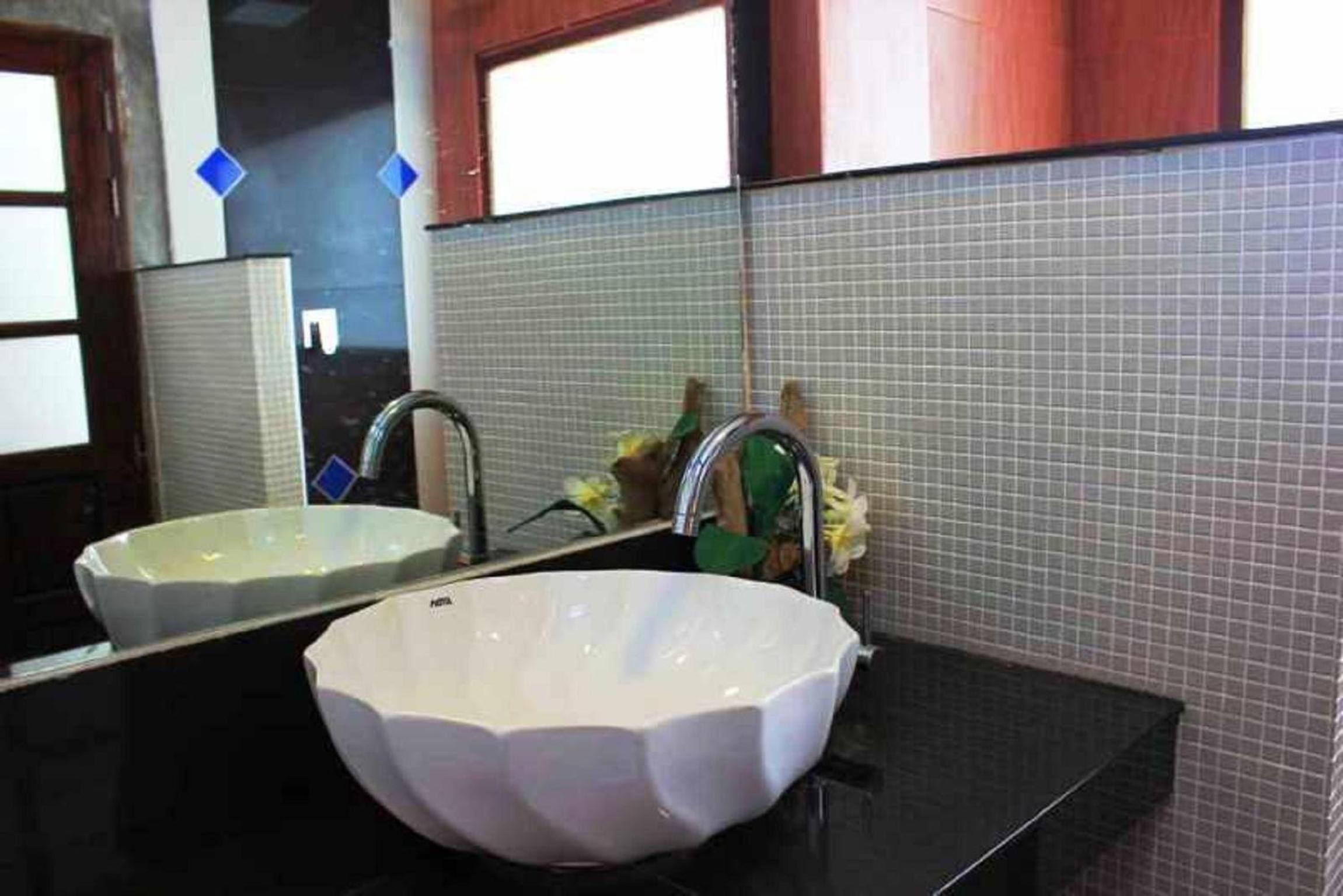 Deluxe Double Room with Pool Access photo 2