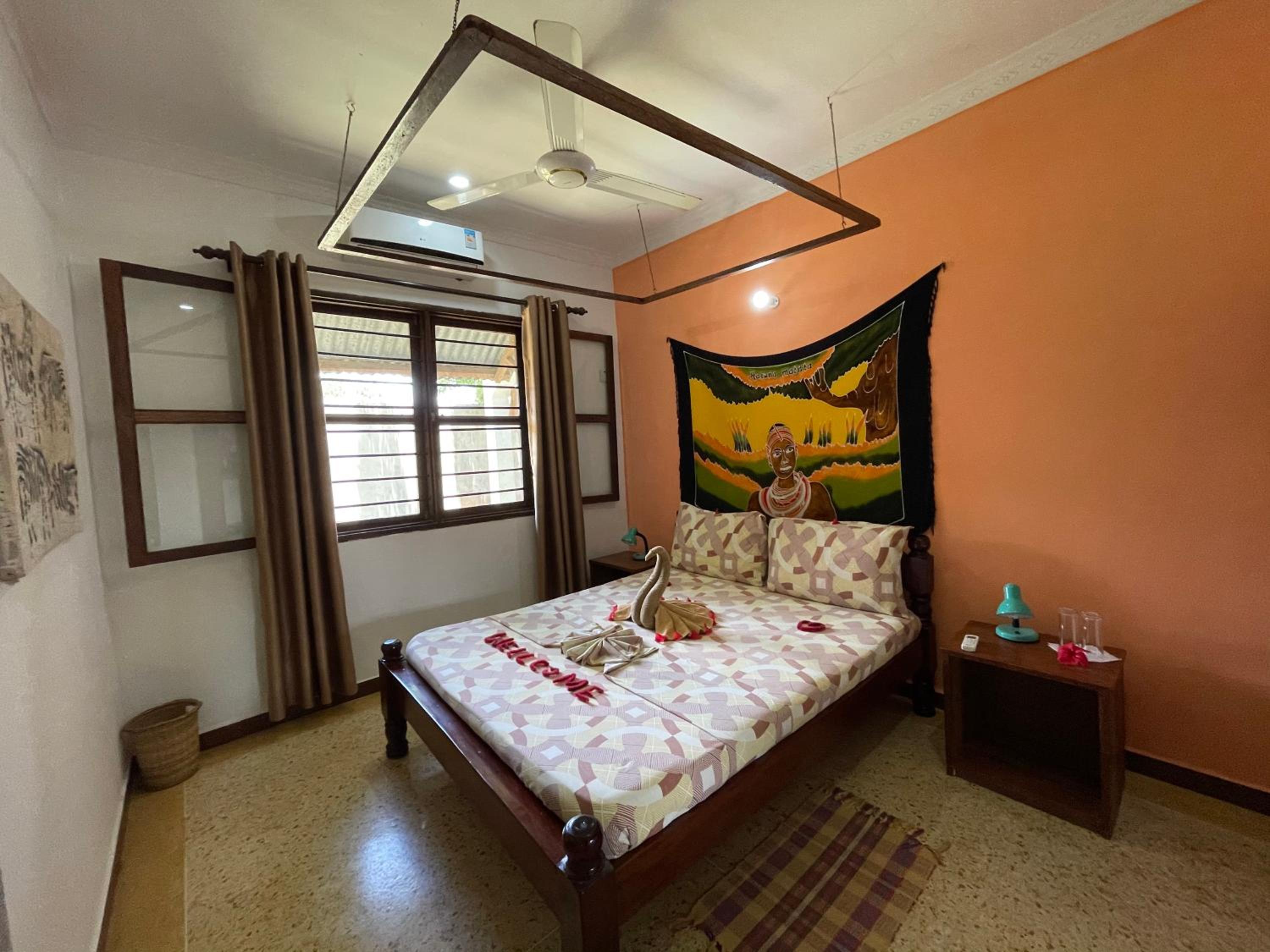 Double Room with Balcony - Photo 2